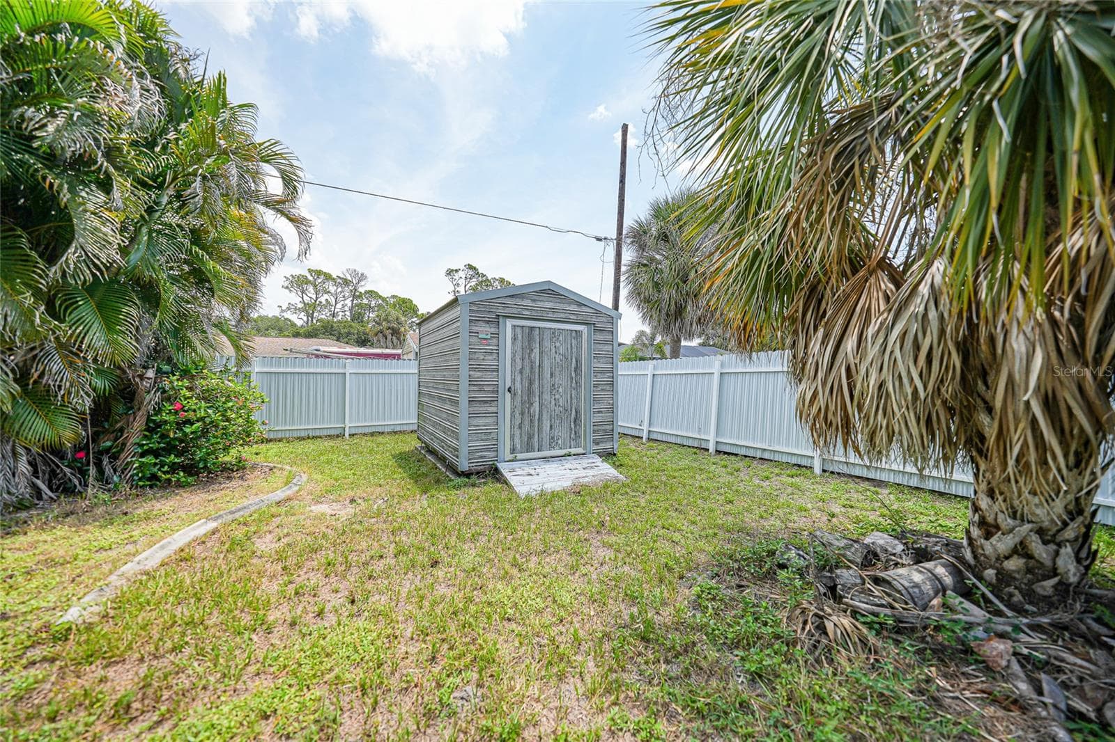 Single Family Residence at 2506 LAKESHORE CIR, PORT CHARLOTTE, photo 25 of 31