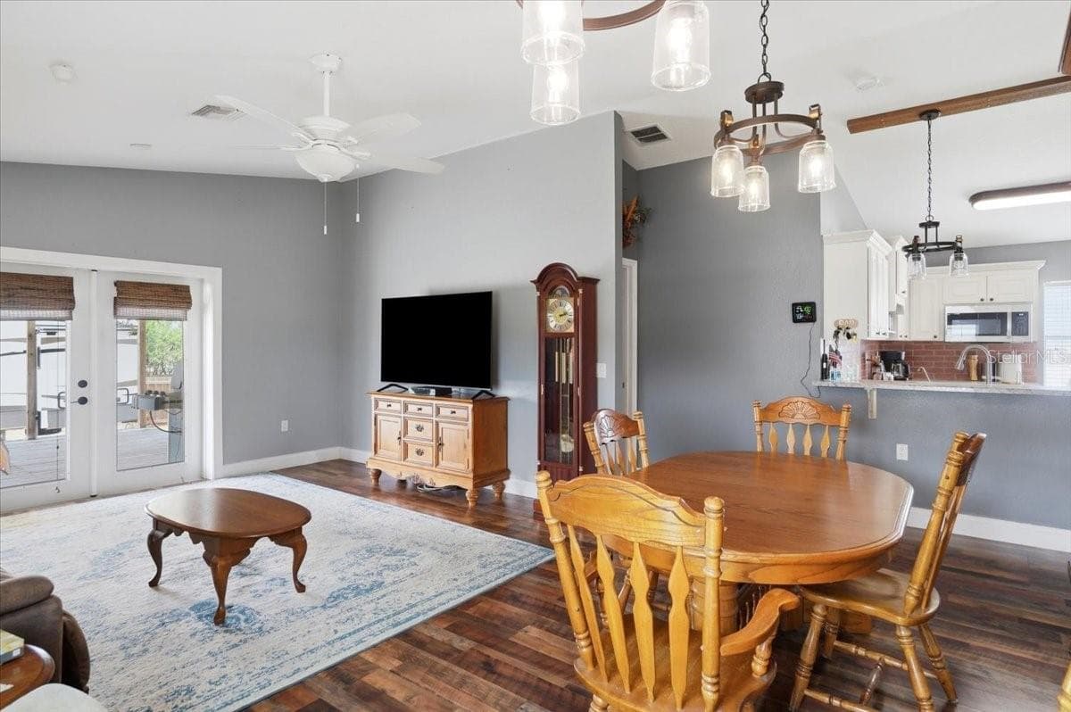 Single Family Residence at 115 SEMINOLE RD, BABSON PARK, photo 10 of 43