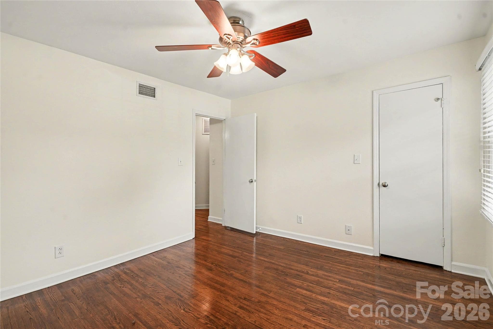 Primary Bedroom - Charlotte