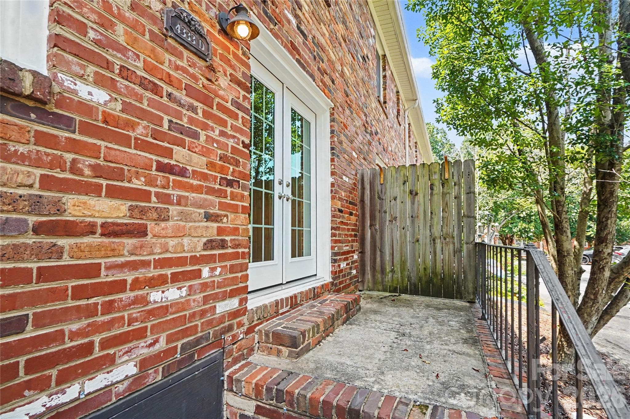 Private Door Rear Entry - Charlotte