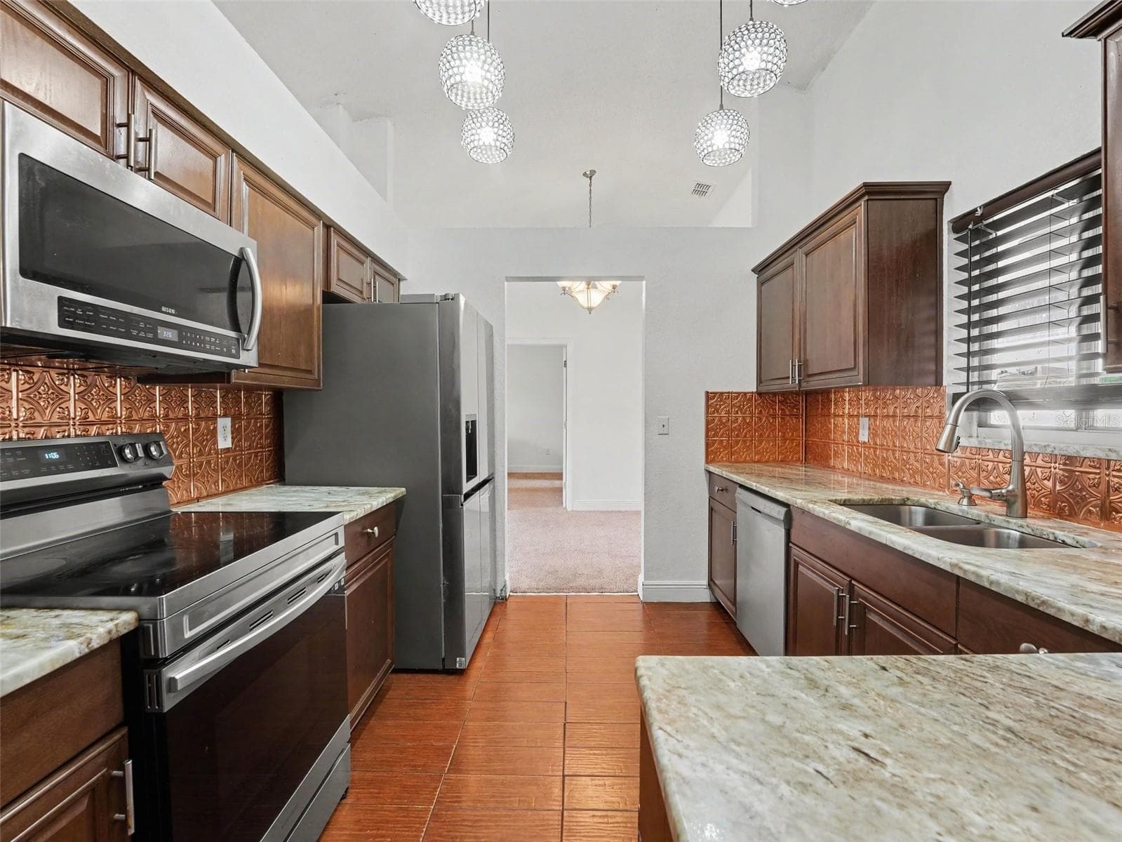 Single Family Residence at 1335 LAUREL GLEN DR, BARTOW, photo 6 of 18