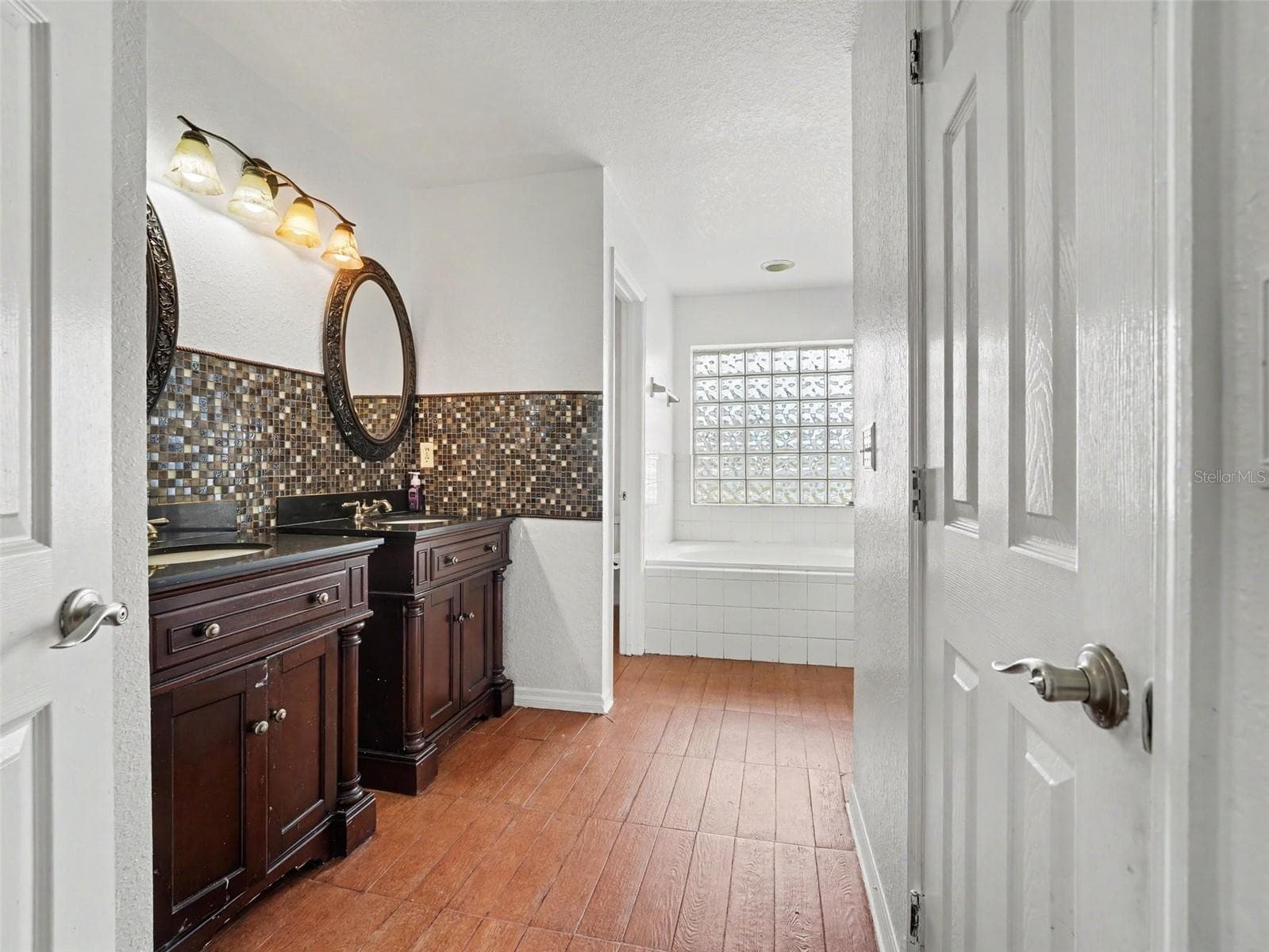 Single Family Residence at 1335 LAUREL GLEN DR, BARTOW, photo 10 of 18