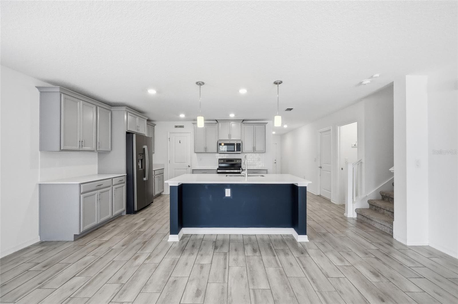 Single Family Residence at 5215 TANZANITE DR, MOUNT DORA, photo 8 of 65