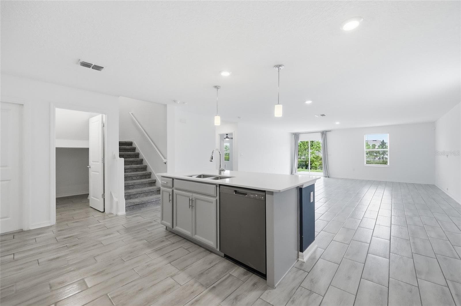 Single Family Residence at 5215 TANZANITE DR, MOUNT DORA, photo 11 of 65