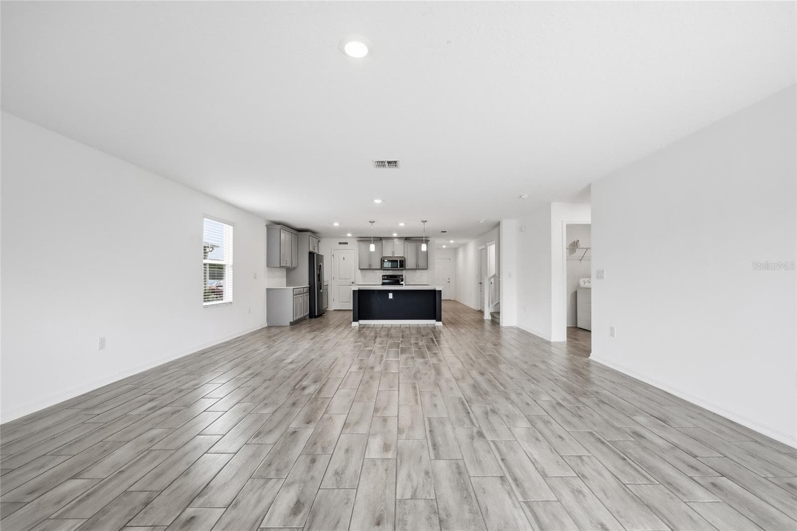 Single Family Residence at 5215 TANZANITE DR, MOUNT DORA, photo 17 of 65