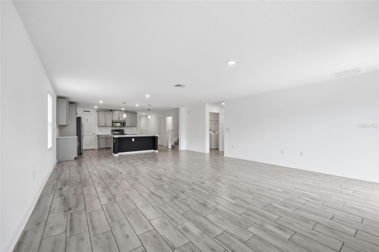 Single Family Residence at 5215 TANZANITE DR, MOUNT DORA, photo 19 of 65