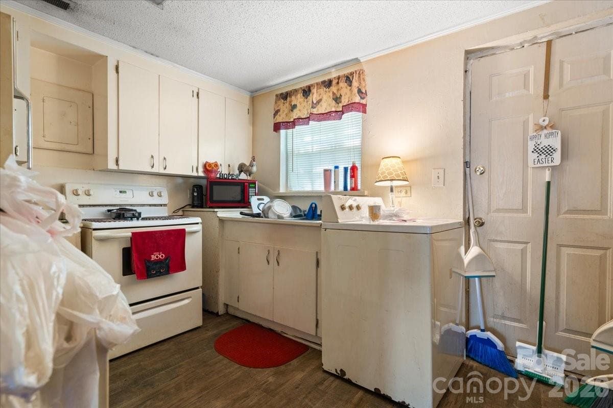 Apartment at 501 Church Street, Cheraw, photo 22 of 48