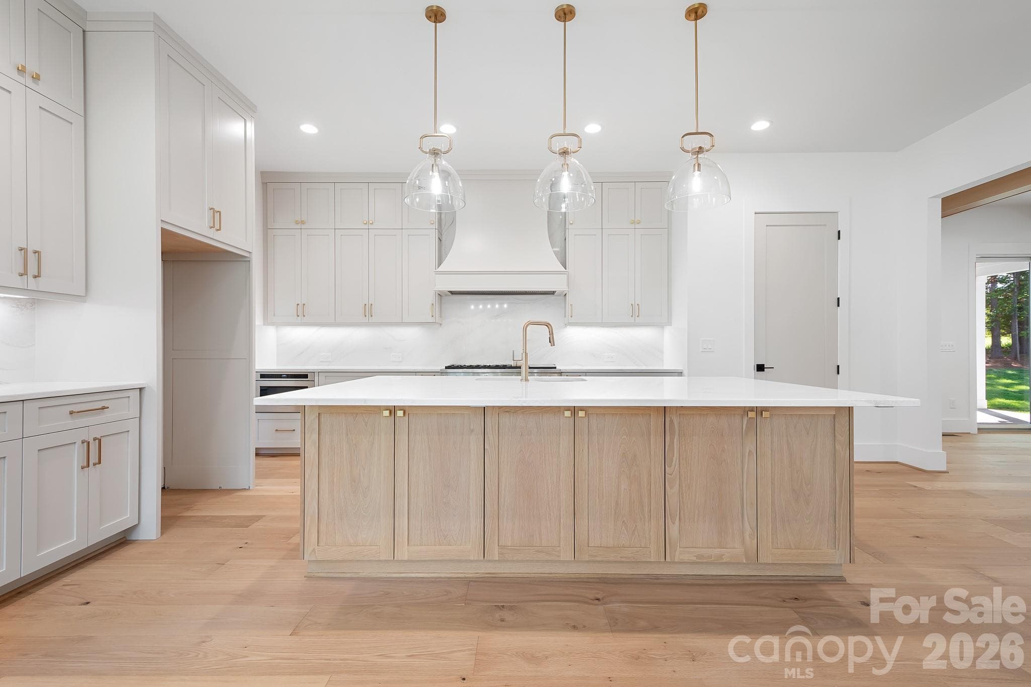 Beautiful Quartz tops and backsplsh - Mooresville