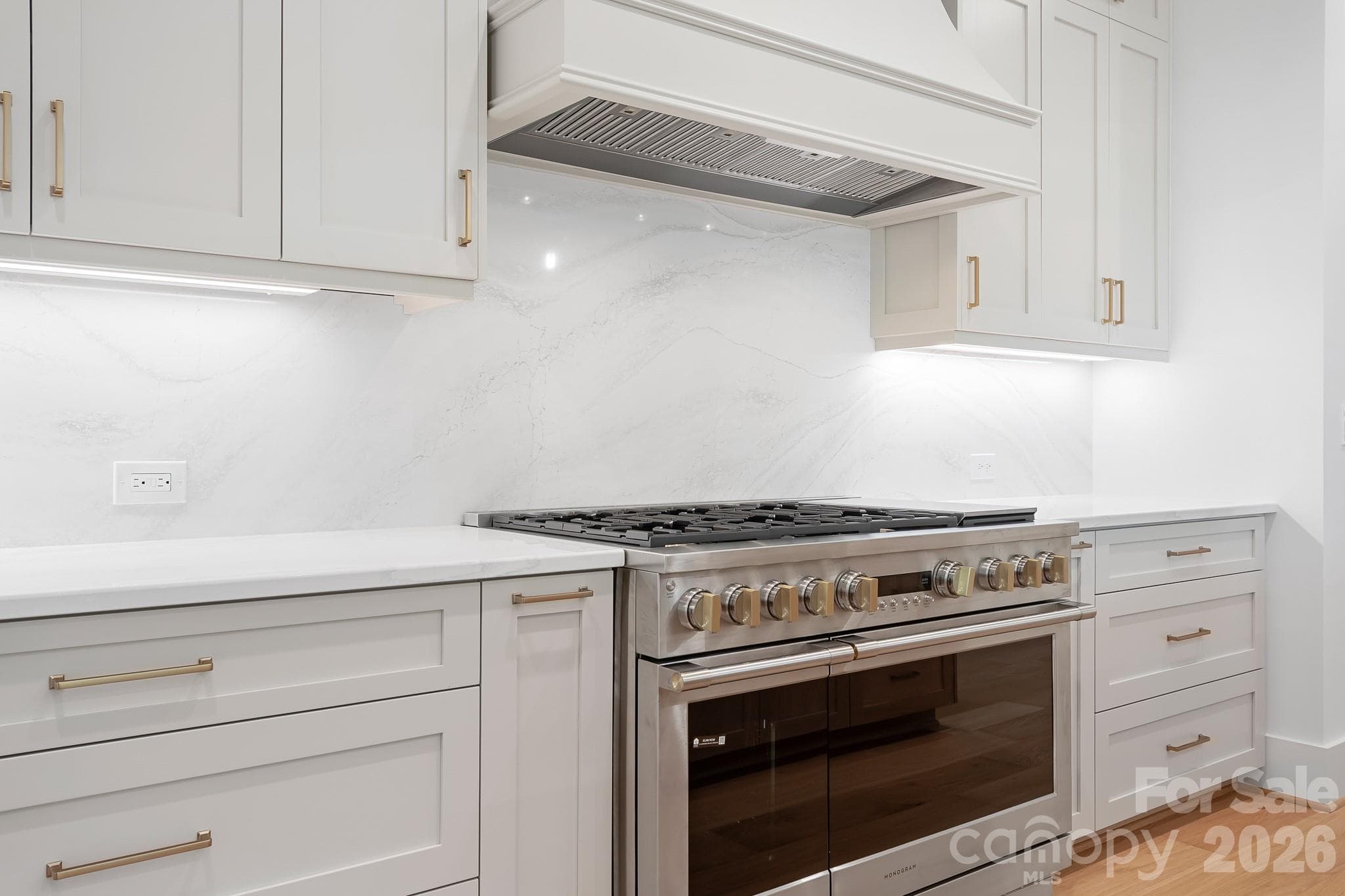 48" Monogram gas range/XO Hood Insert - Mooresville