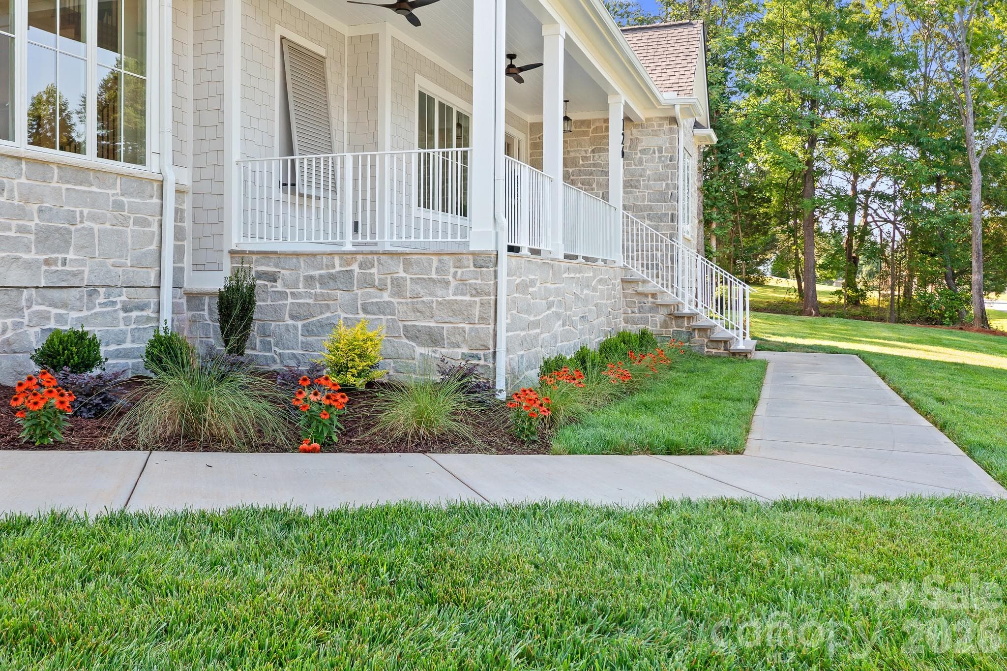 Beautiful Landscaping with in-ground irrigation - Mooresville