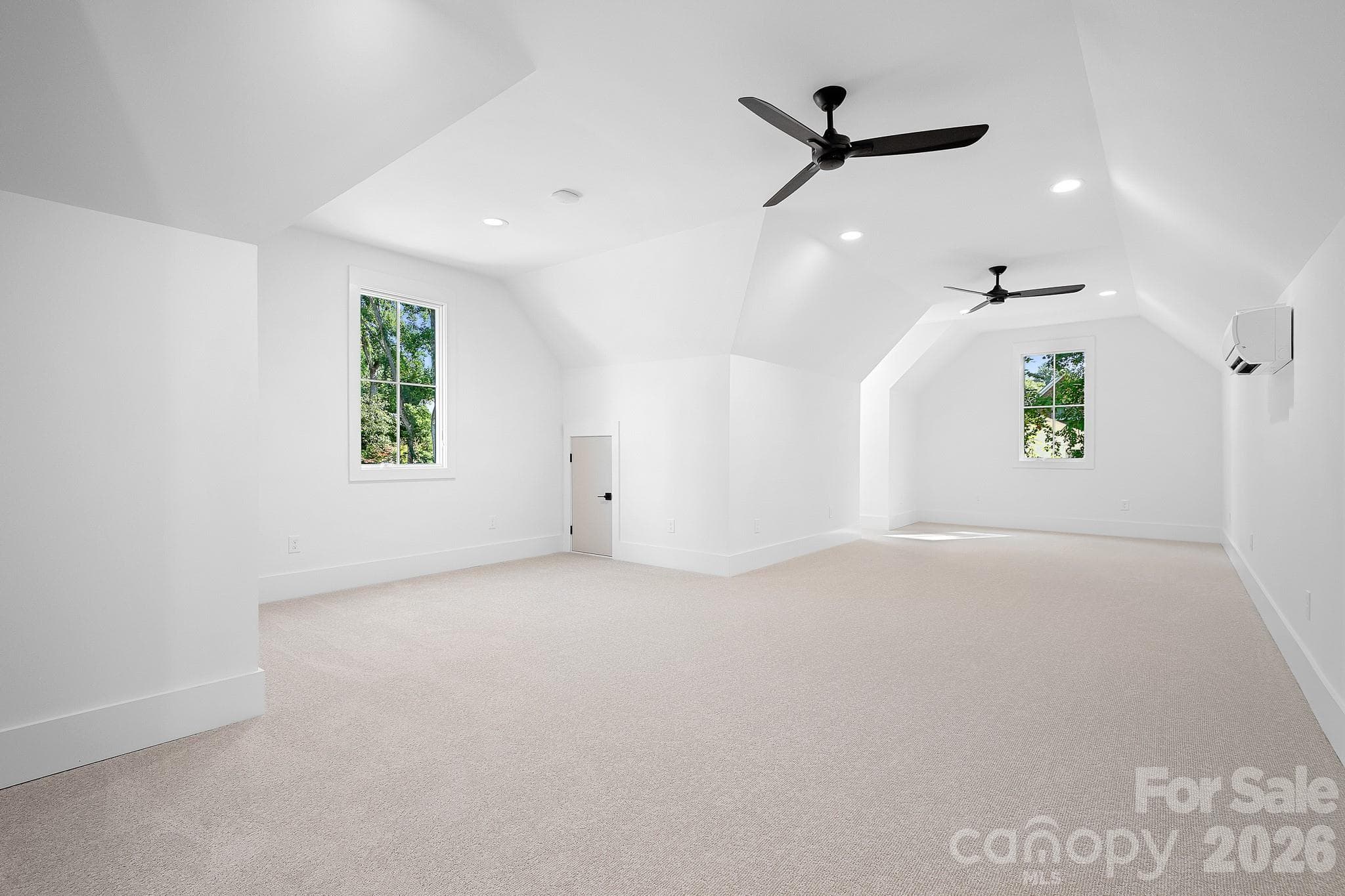 Huge Bonus Room - Mooresville