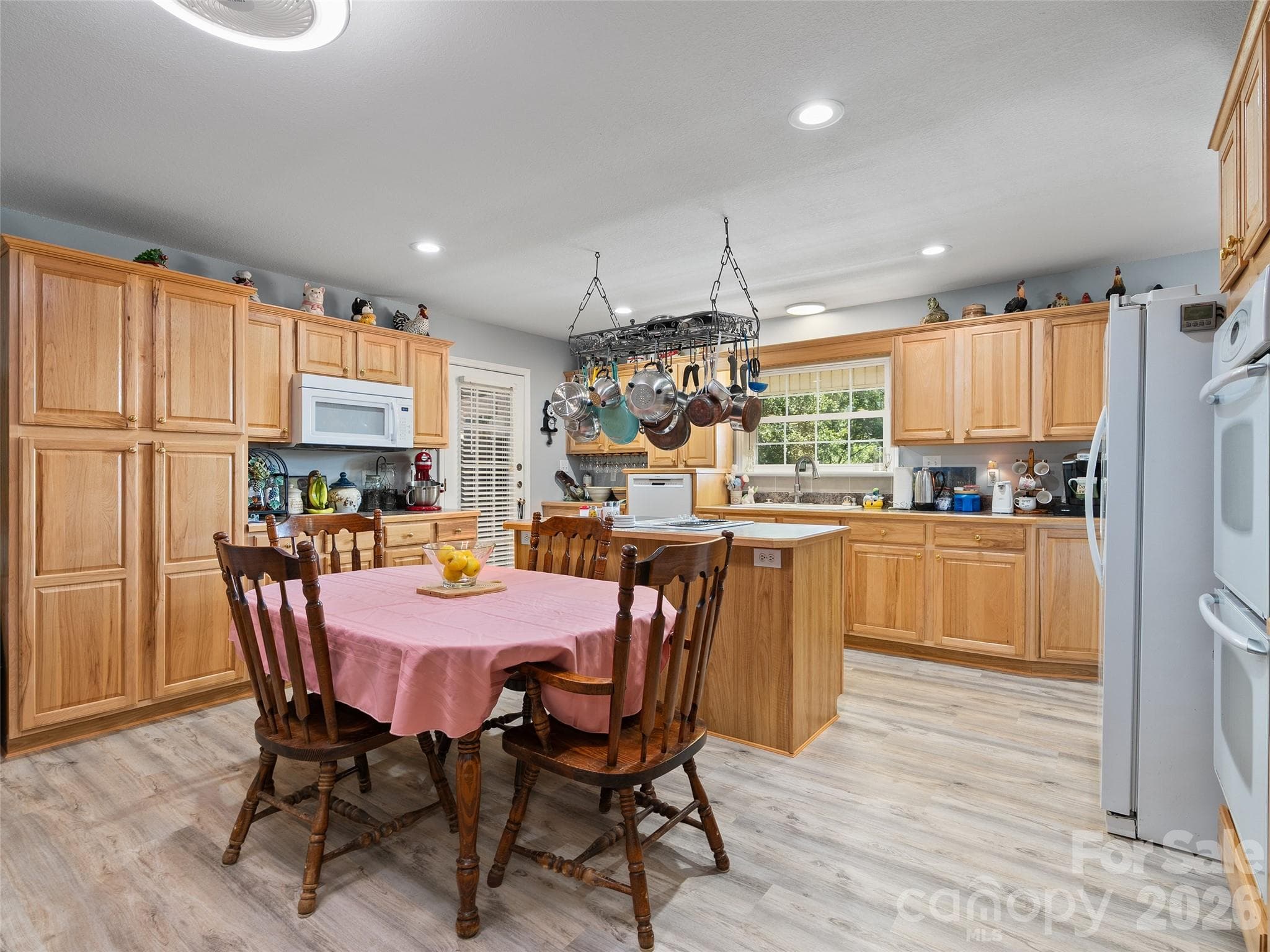 Single Family Residence at 81 Aldens Way, Clyde, photo 14 of 48