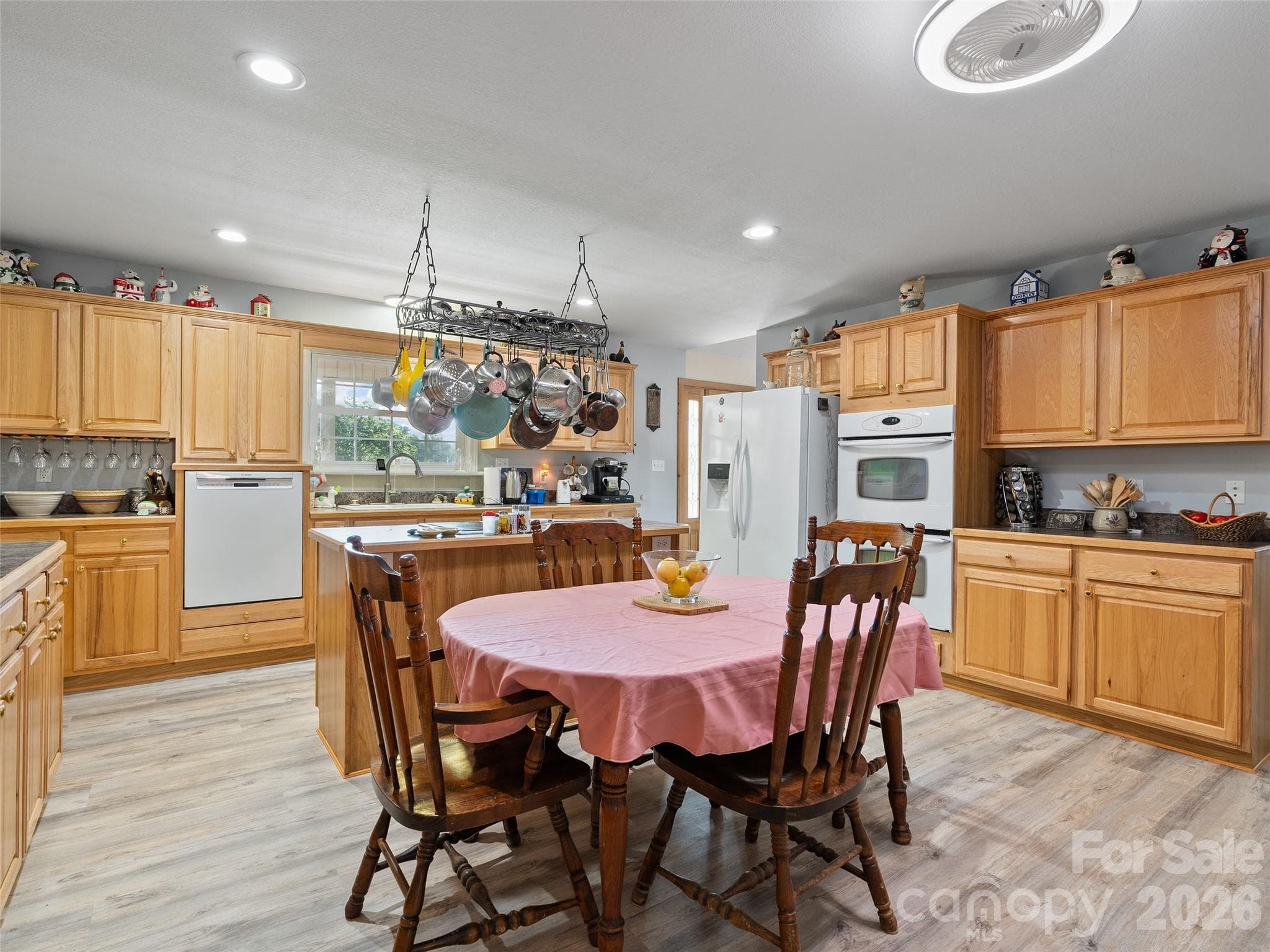 Single Family Residence at 81 Aldens Way, Clyde, photo 15 of 48