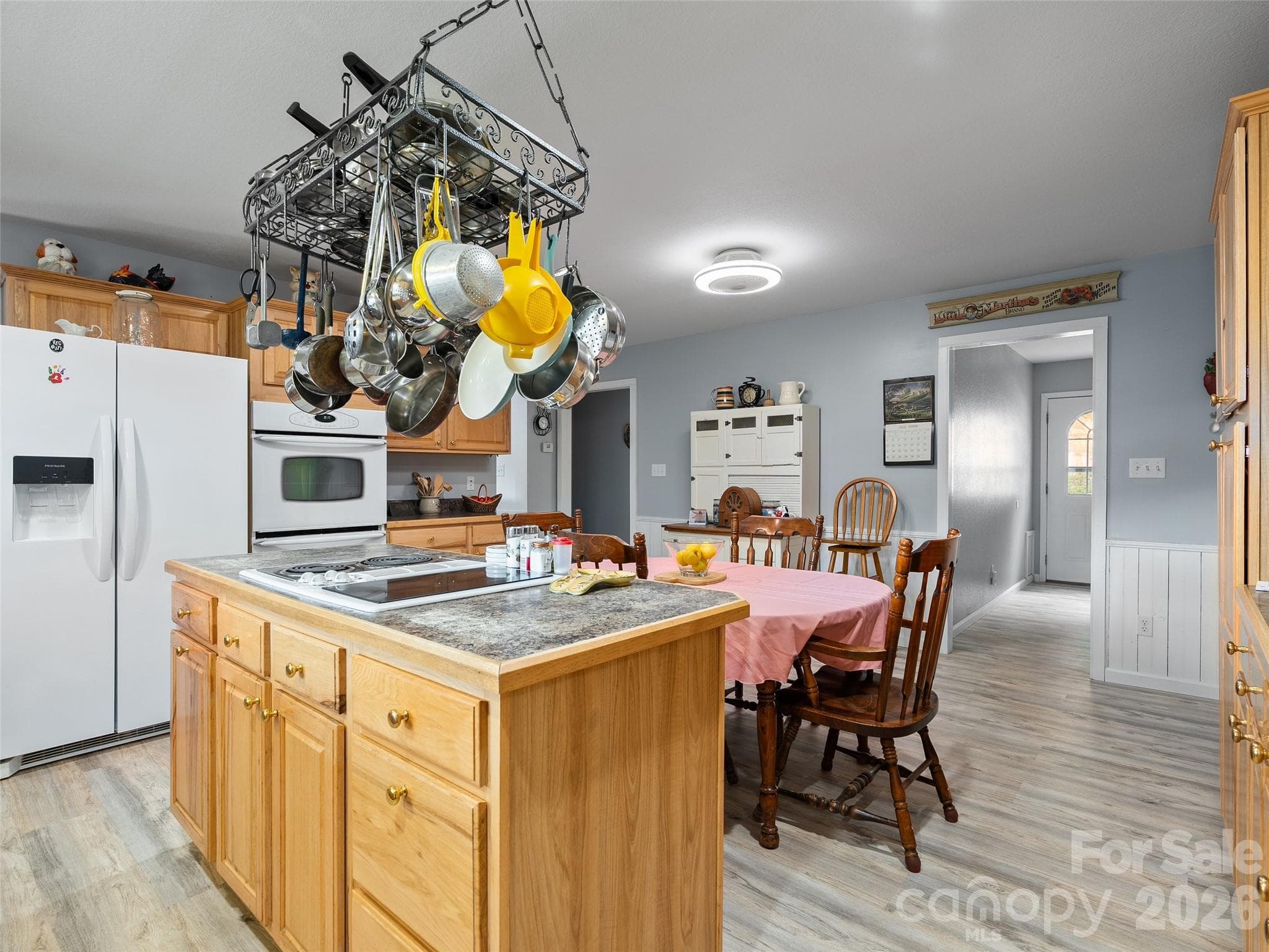 Single Family Residence at 81 Aldens Way, Clyde, photo 16 of 48