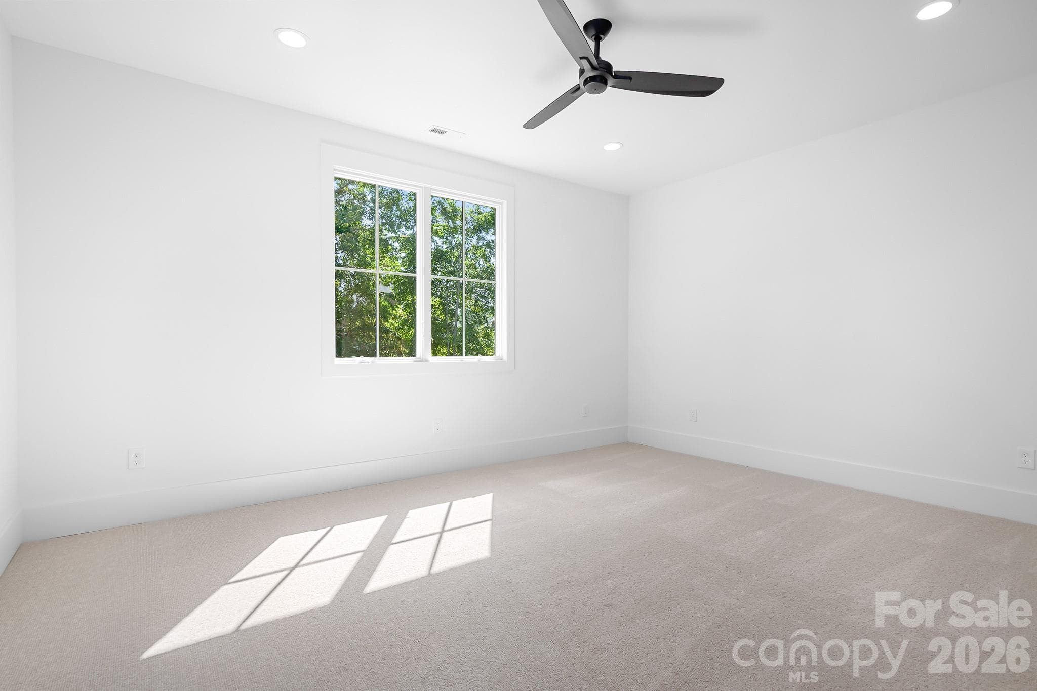 Large upstairs BR 3 - Mooresville