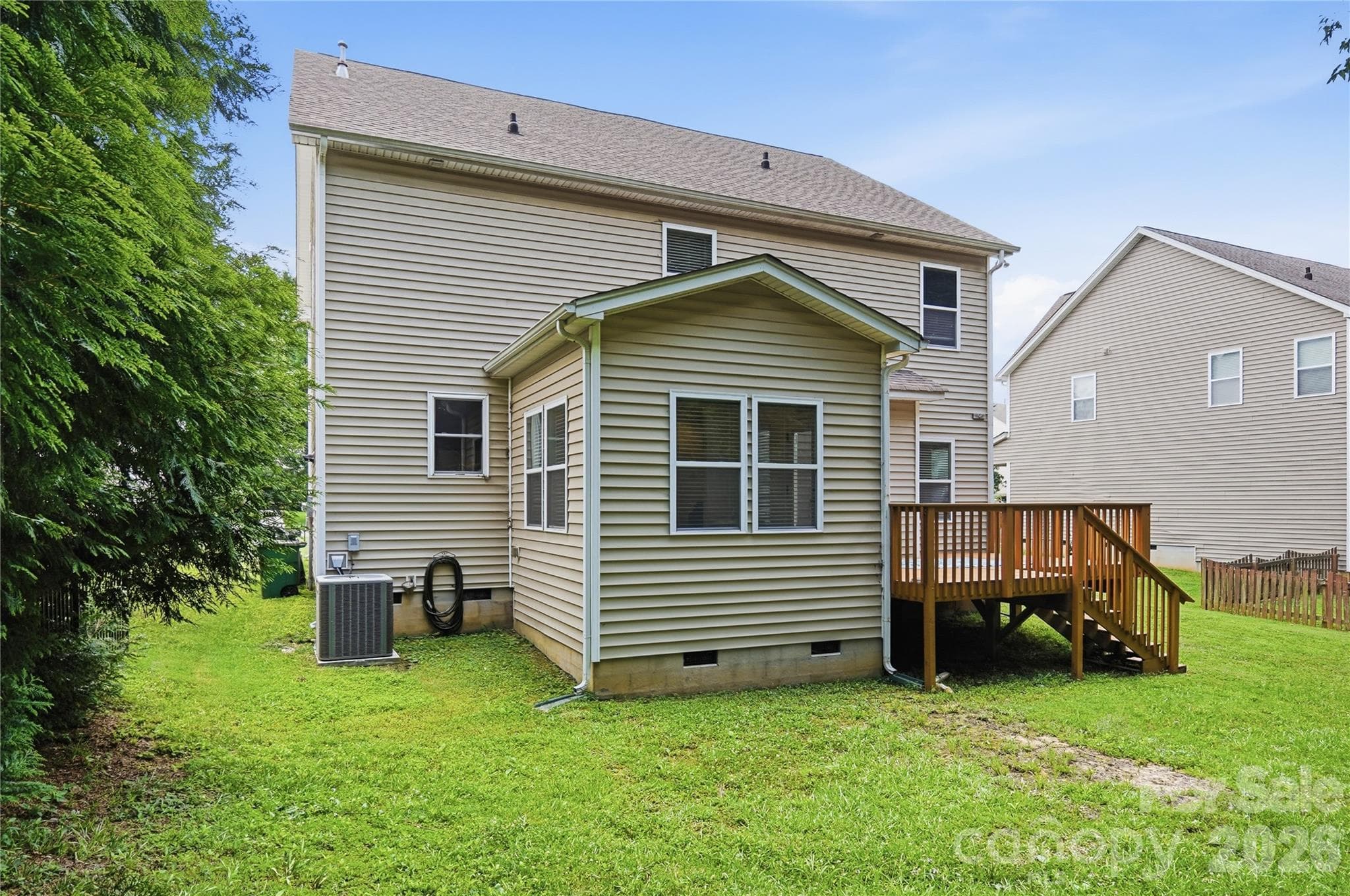 Private backyard with bonus shed storage and room to roam - Indian Trail