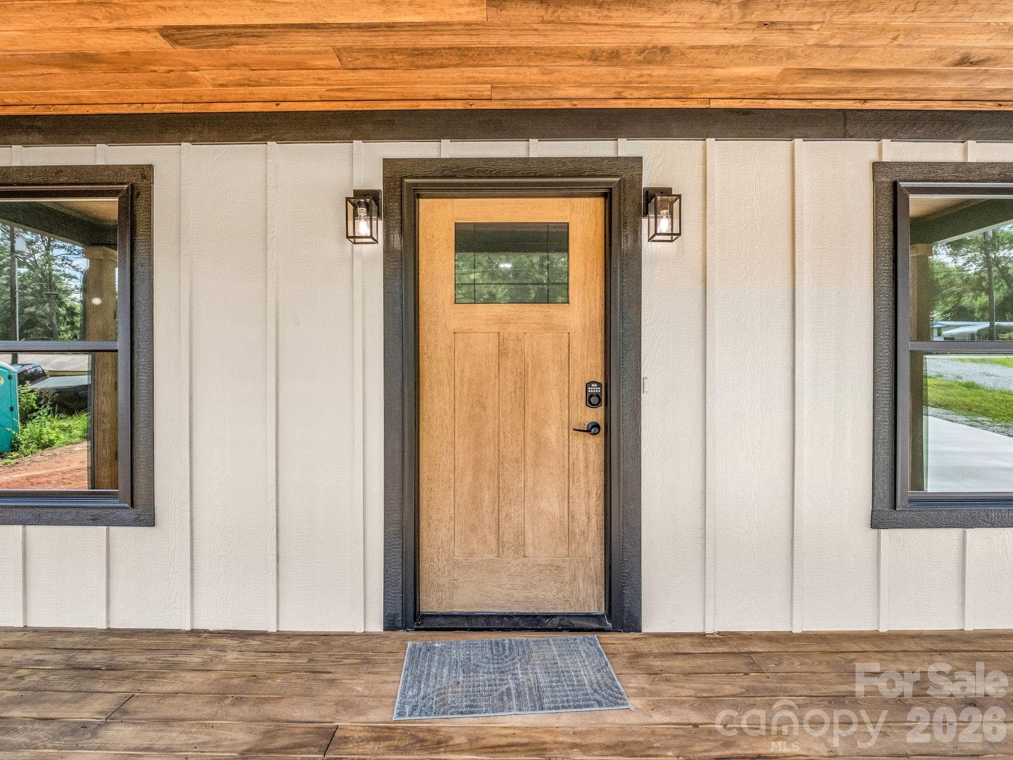 Front Entrance - 314 Maryland Drive, Forest City