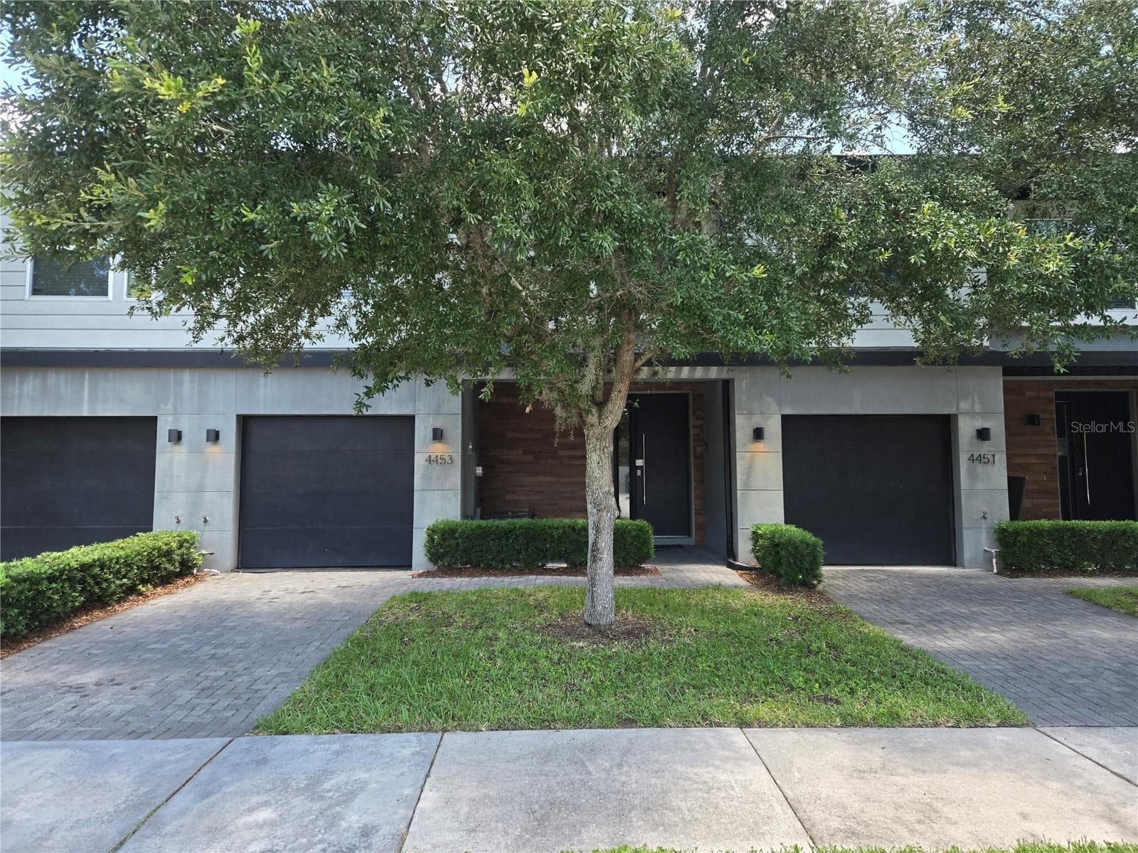 4453 LE REVE CT