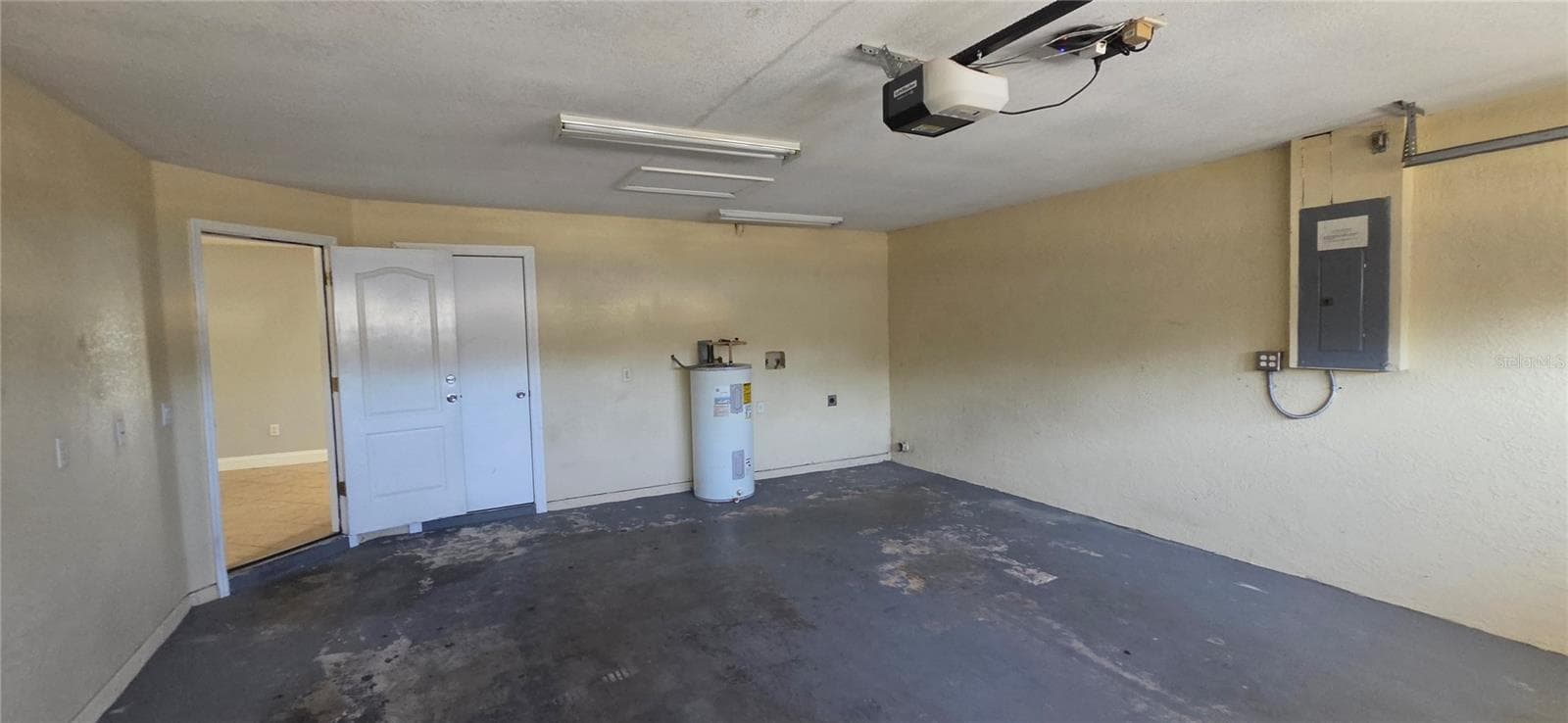 Single Family Residence at 6807 E NORTH BAY ST, TAMPA, photo 28 of 35