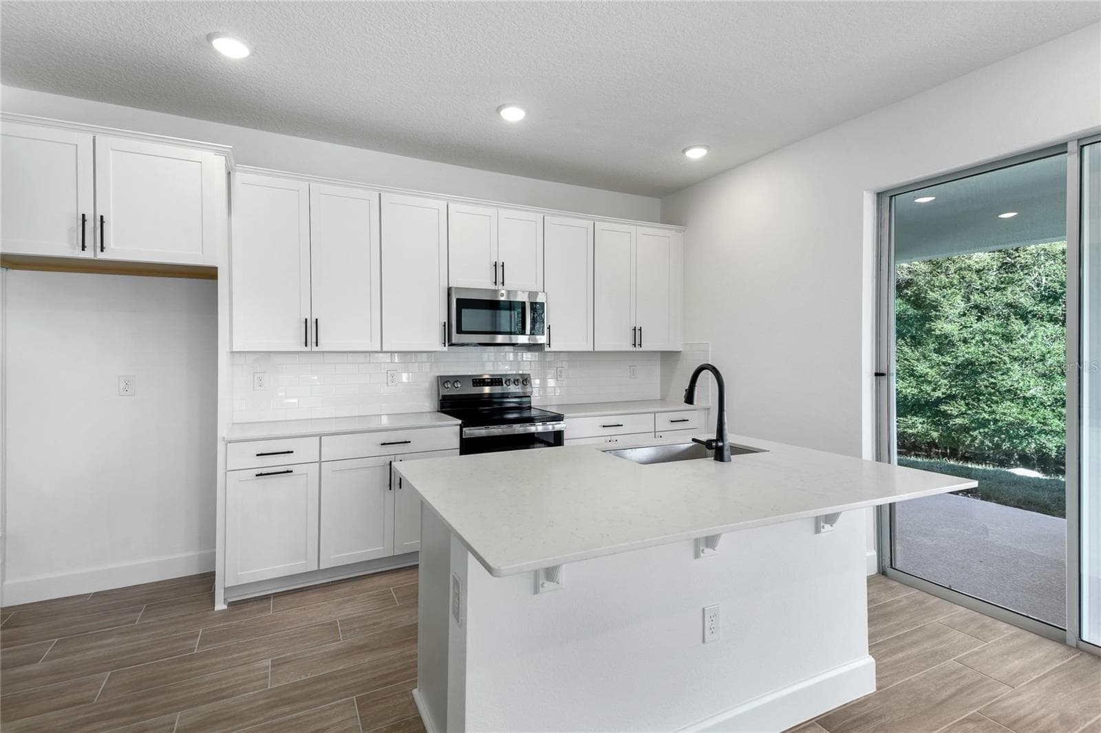 Single Family Residence at 748 WEKIVA RIDGE DR, MOUNT DORA, photo 8 of 21