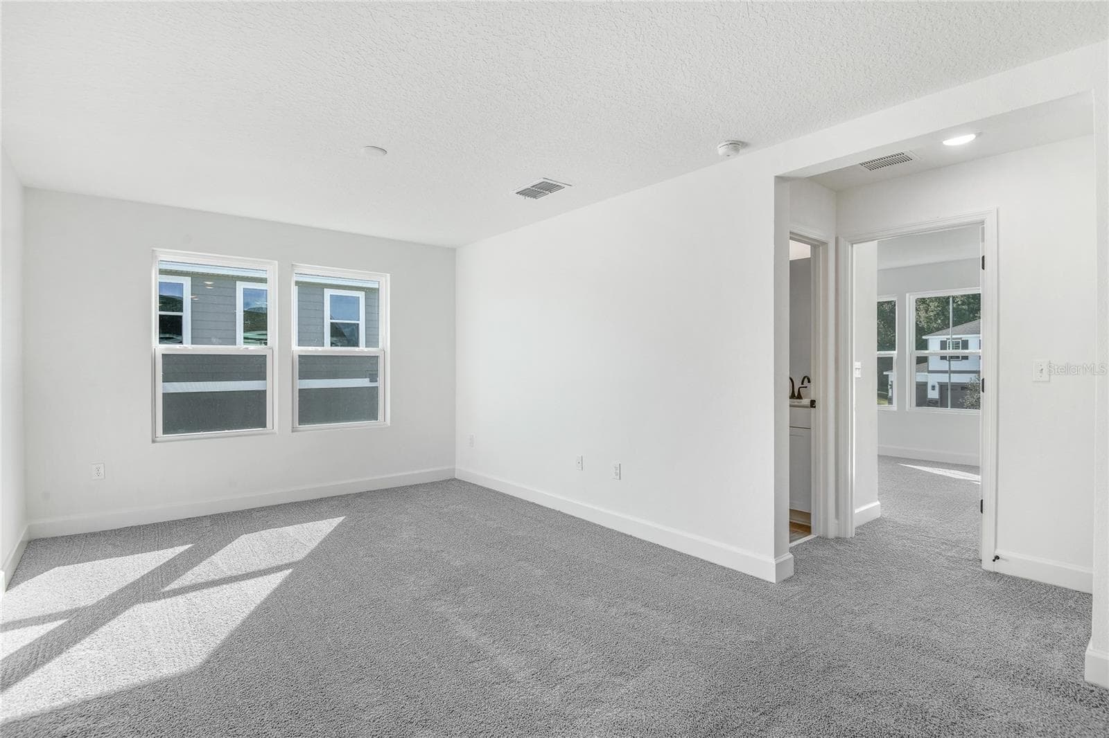 Single Family Residence at 748 WEKIVA RIDGE DR, MOUNT DORA, photo 12 of 21