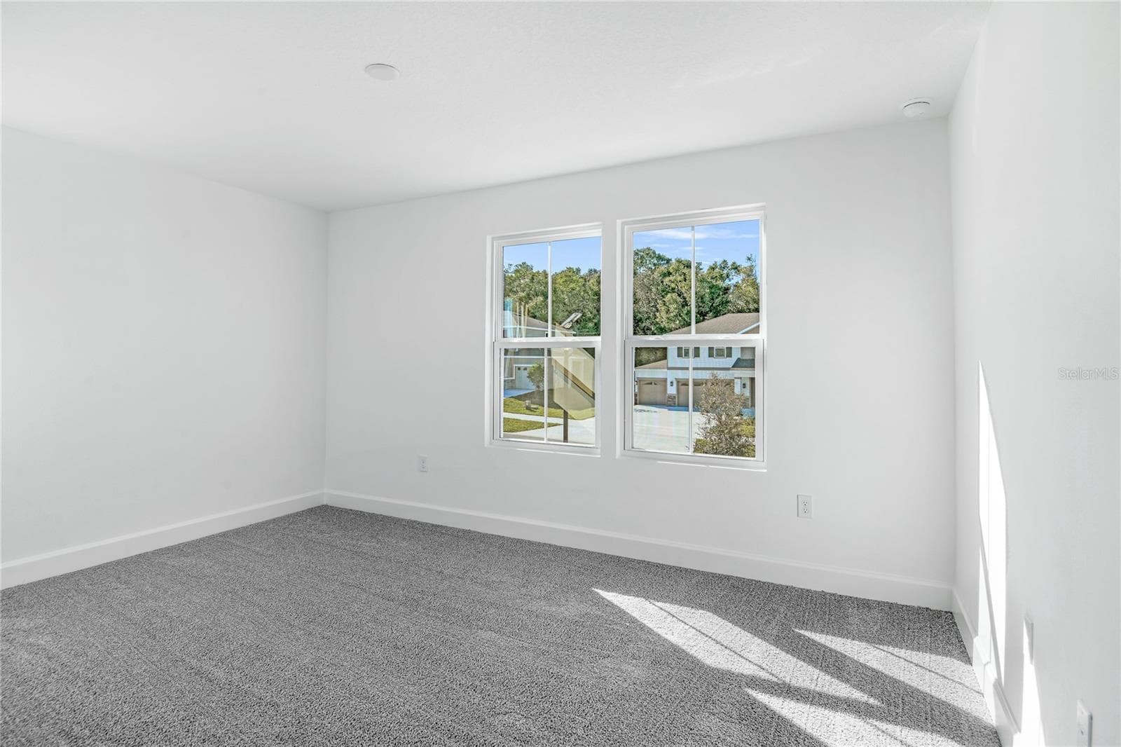 Single Family Residence at 748 WEKIVA RIDGE DR, MOUNT DORA, photo 13 of 21