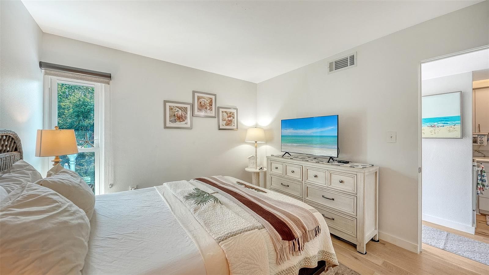 Condominium at 2850 GULF OF MEXICO DR #4, LONGBOAT KEY, photo 21 of 37