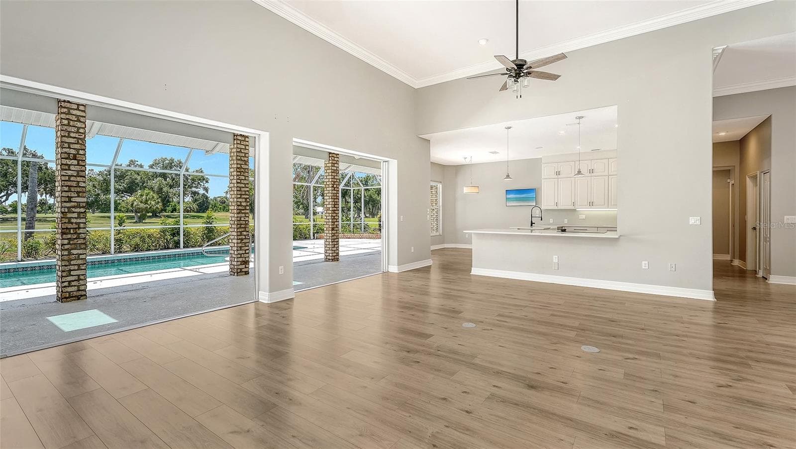 Great room open to kitchen - 4360 BRANDYWINE DR, SARASOTA