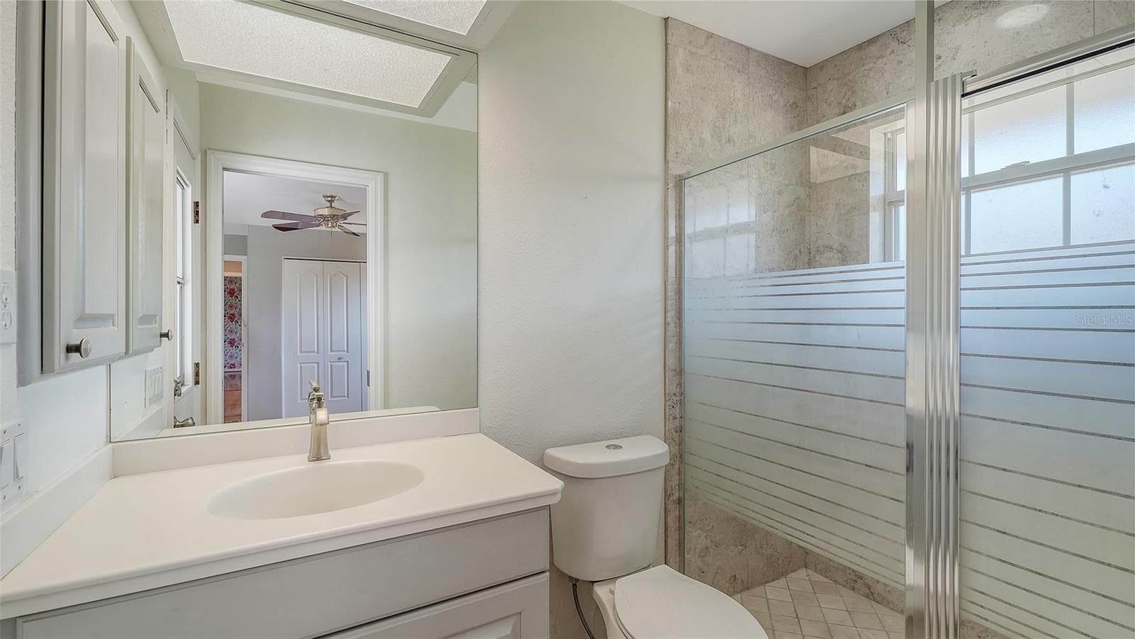 2nd private bath w/shower leads to pool - 4360 BRANDYWINE DR, SARASOTA