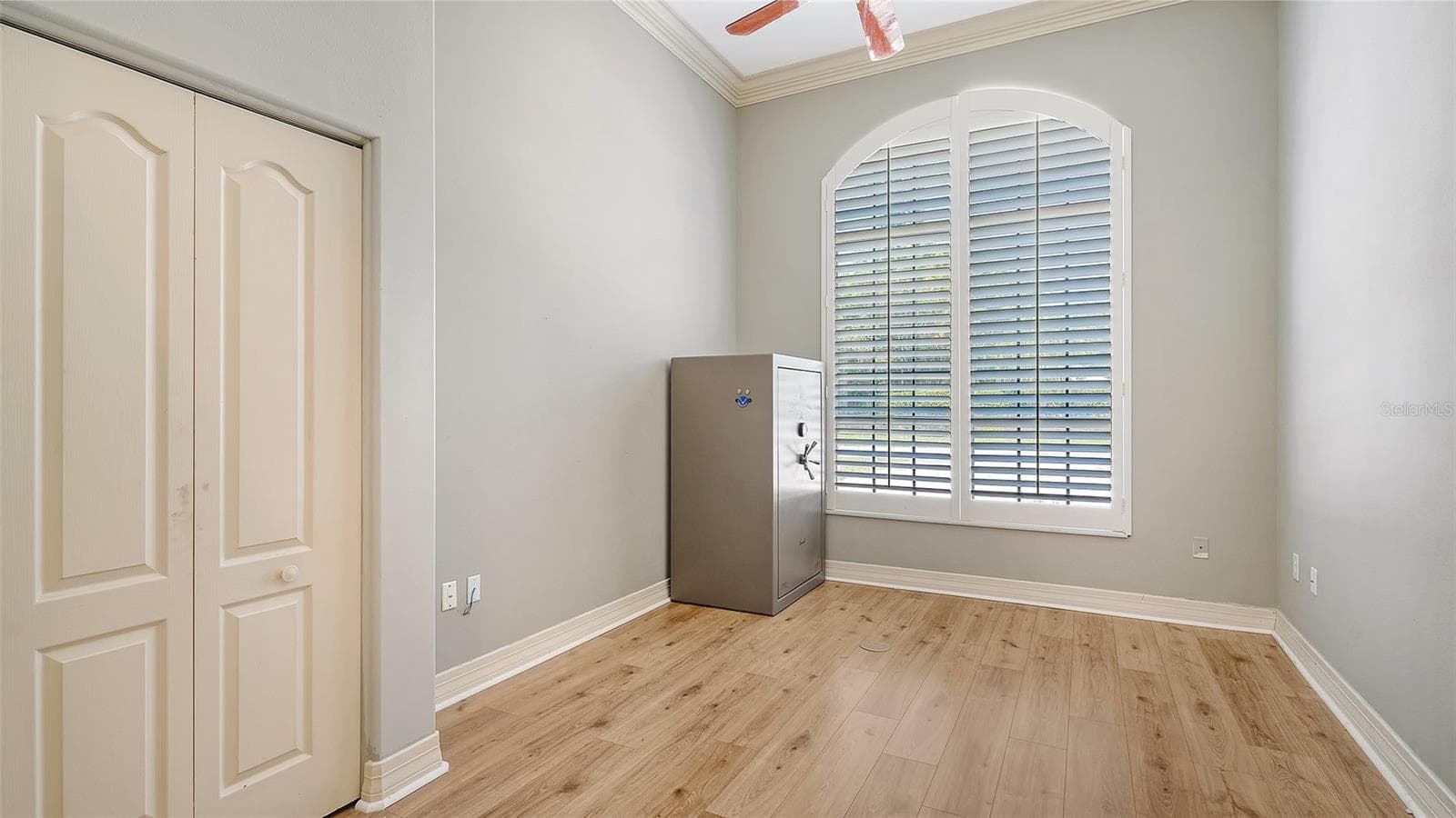 4th BR or den w/plantation shutters - 4360 BRANDYWINE DR, SARASOTA