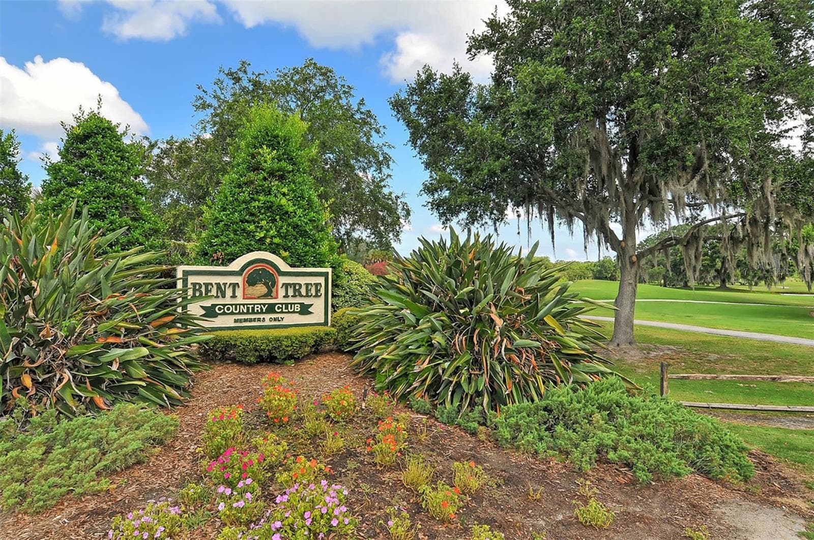 Home of the LPGA Tour from 1976-1988 - 4360 BRANDYWINE DR, SARASOTA
