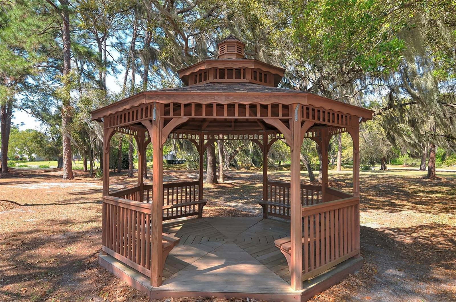 Community features - 4360 BRANDYWINE DR, SARASOTA