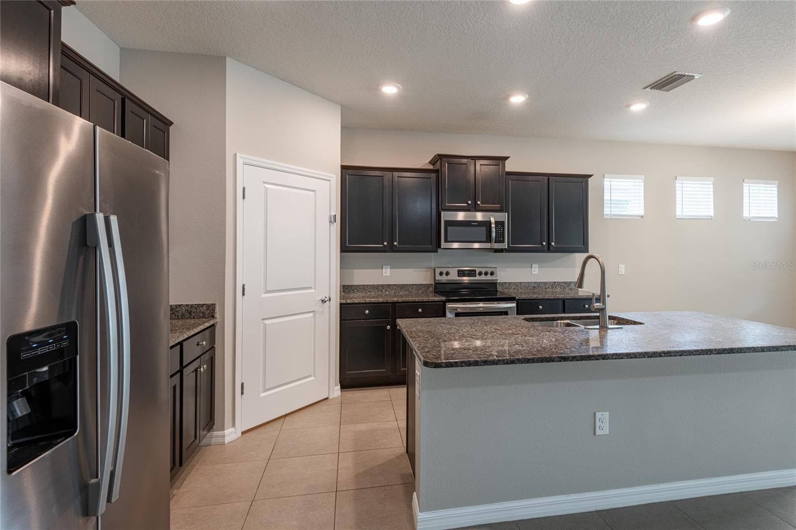 Single Family Residence at 31420 TANSY BND, WESLEY CHAPEL, photo 28 of 89