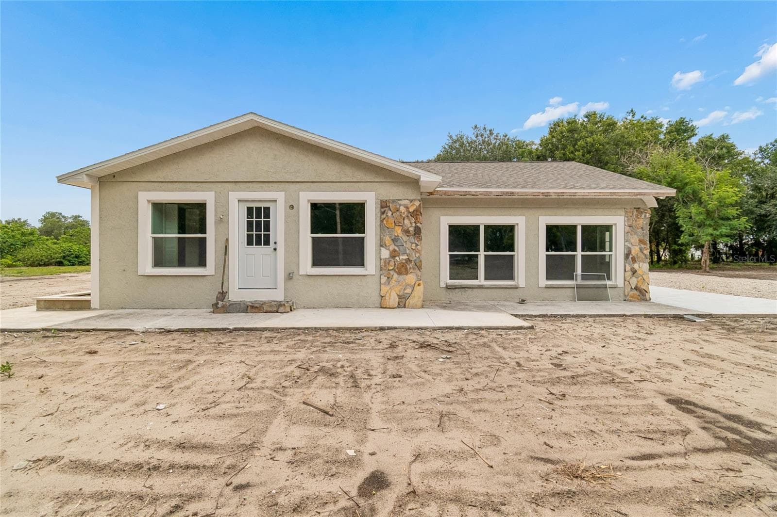 Single Family Residence at 15628 CARLTON LAKE RD, WIMAUMA, photo 2 of 81