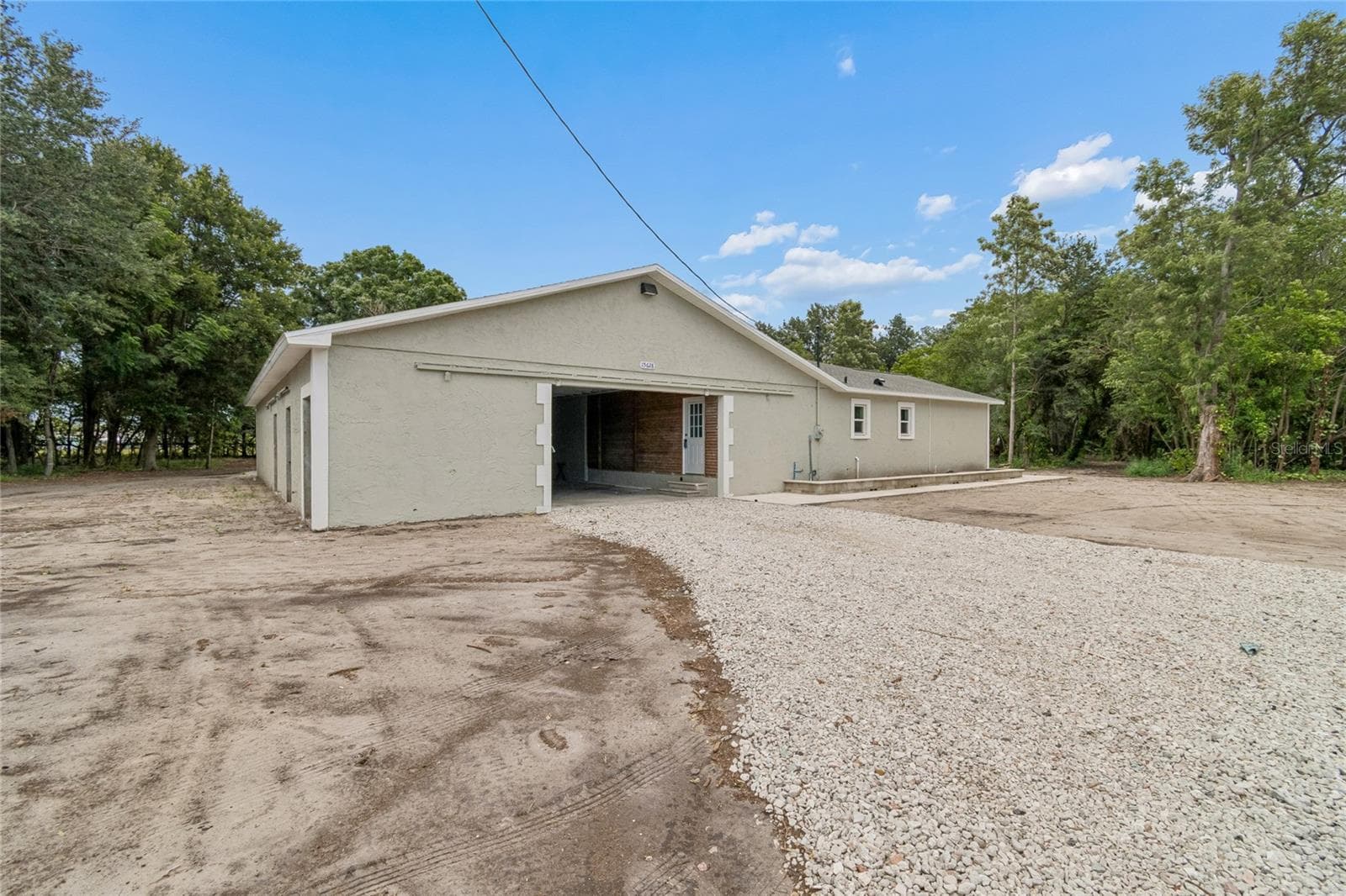 Single Family Residence at 15628 CARLTON LAKE RD, WIMAUMA, photo 4 of 81