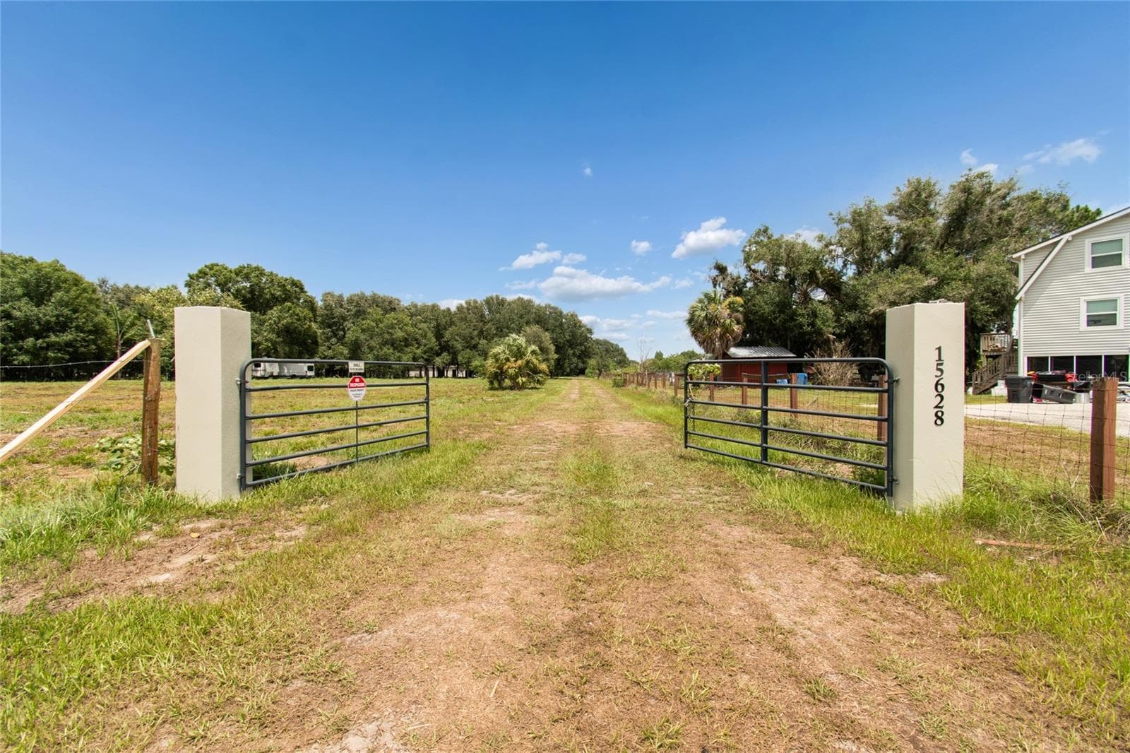 Single Family Residence at 15628 CARLTON LAKE RD, WIMAUMA, photo 5 of 81