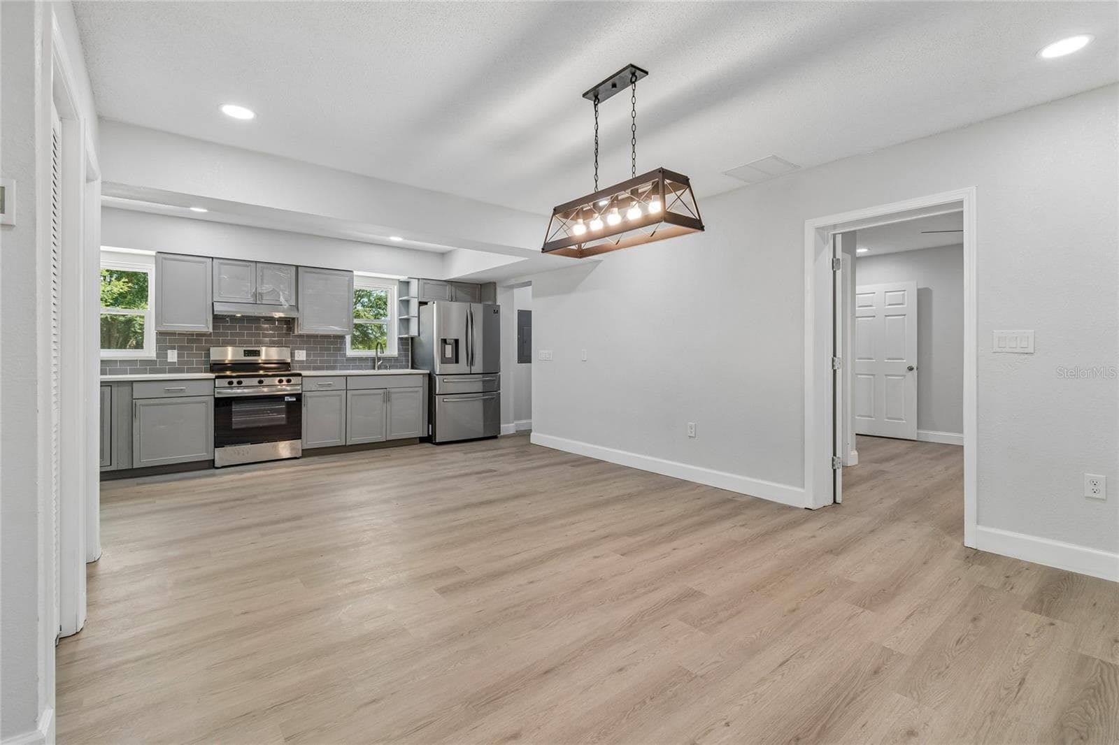 Single Family Residence at 15628 CARLTON LAKE RD, WIMAUMA, photo 22 of 81