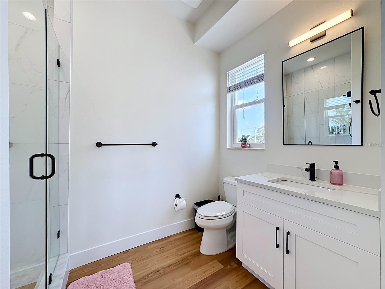 Ensuite bathroom to bedroom 2 - 6925 BOCHI CIR, SARASOTA