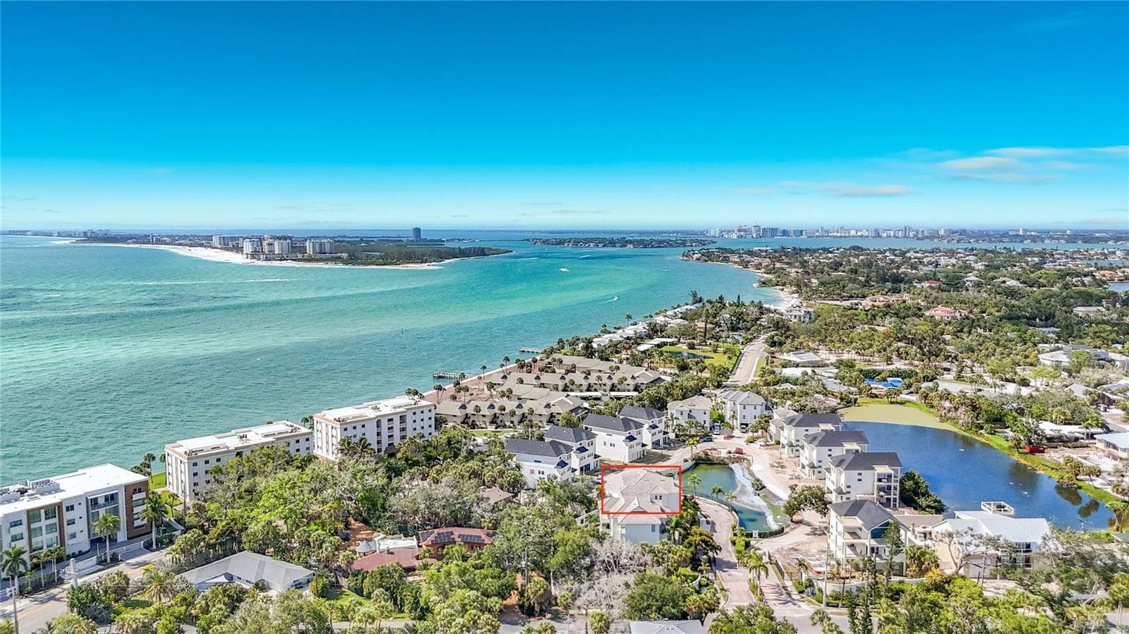 Just one block from the beautiful ocean - 6925 BOCHI CIR, SARASOTA