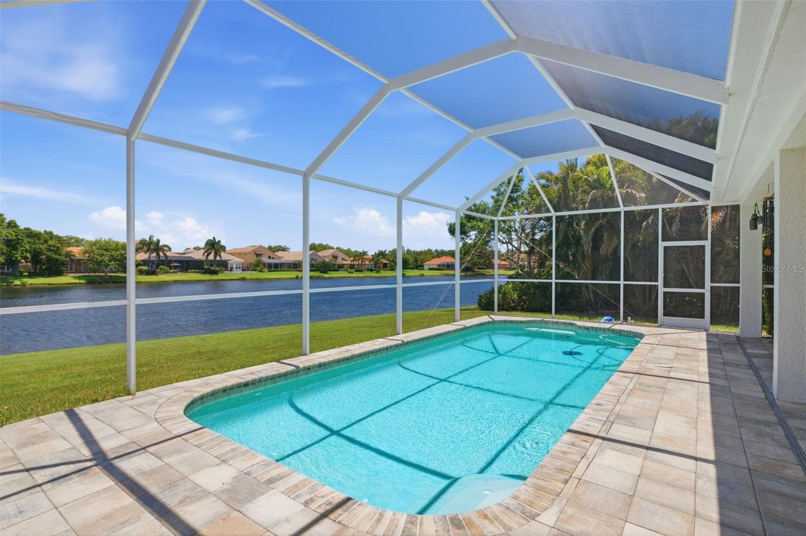Pool & Lake - 9985 SAGO POINT DR, LARGO