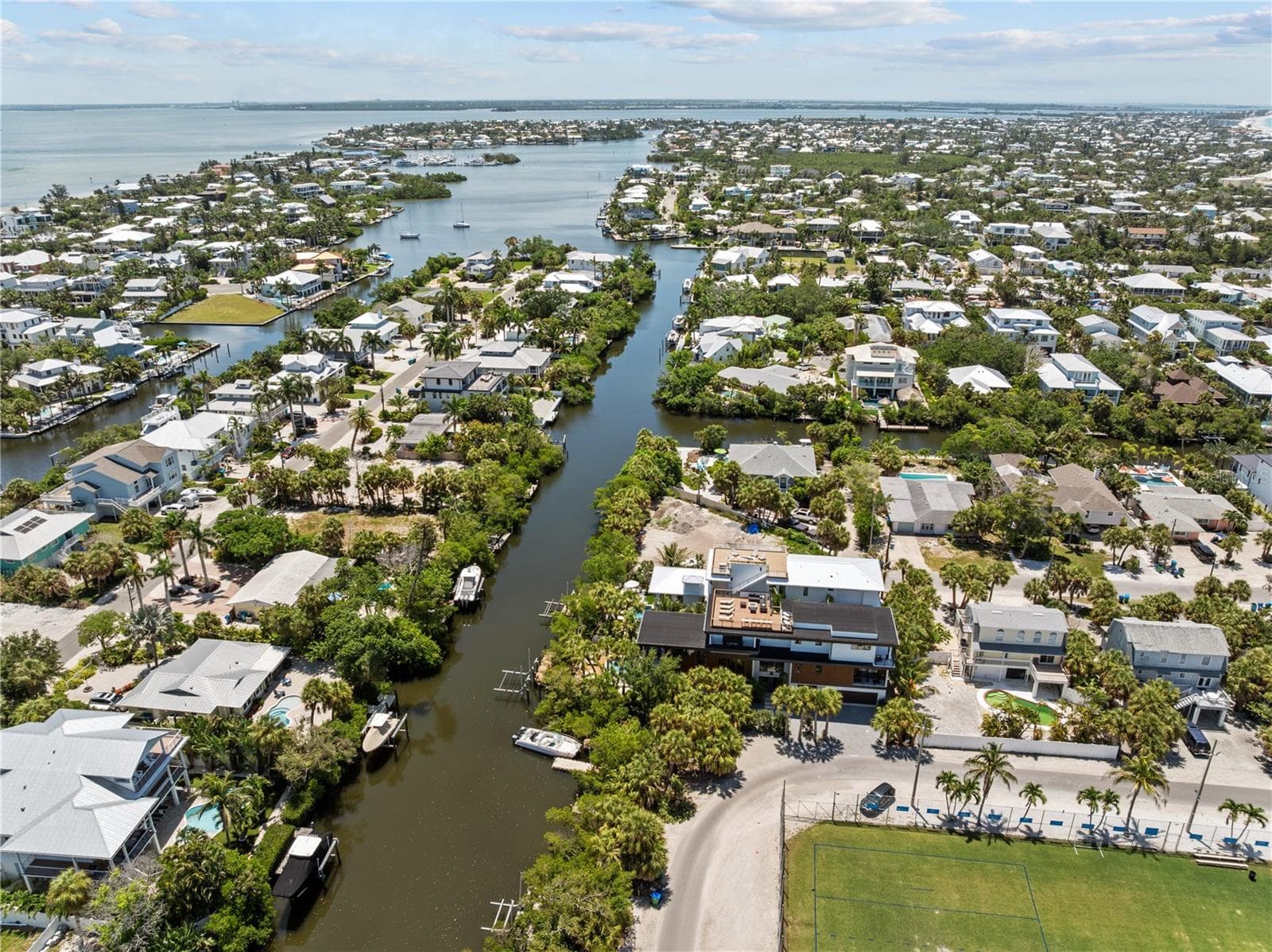 Single Family Residence at 411 PALM AVE, ANNA MARIA, photo 4 of 74