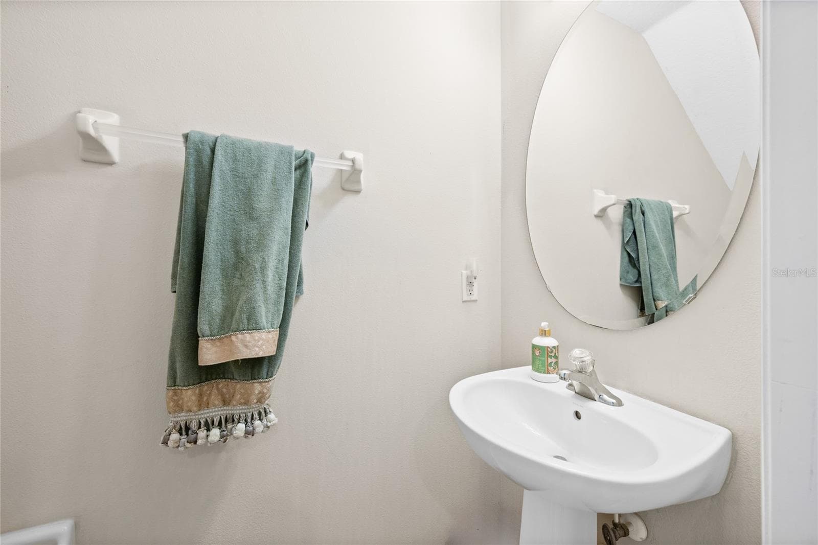 First Floor Half Bath - 1562 TRAVERTINE TER, SANFORD