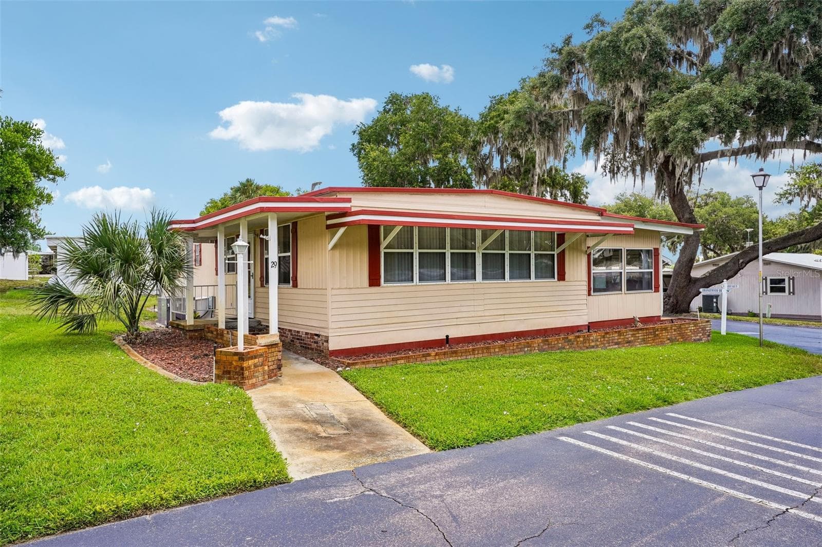 29 HARBOR OAKS DR