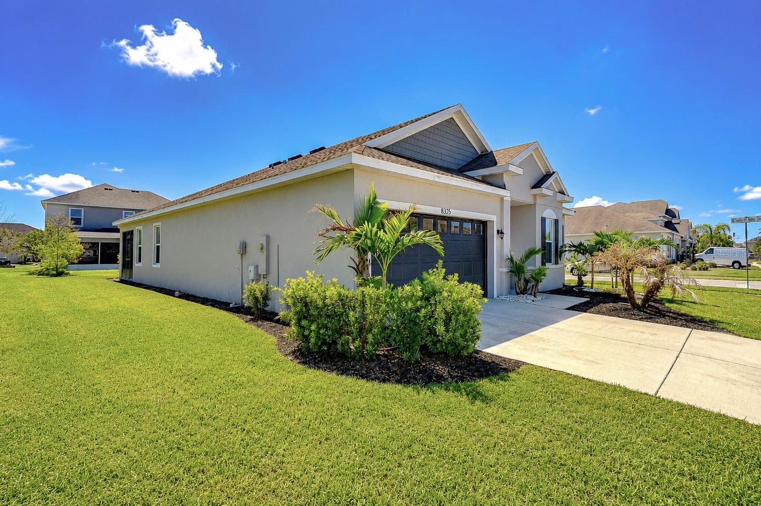 Single Family Residence at 8325 OLIVE BROOK DR, WESLEY CHAPEL, photo 3 of 39