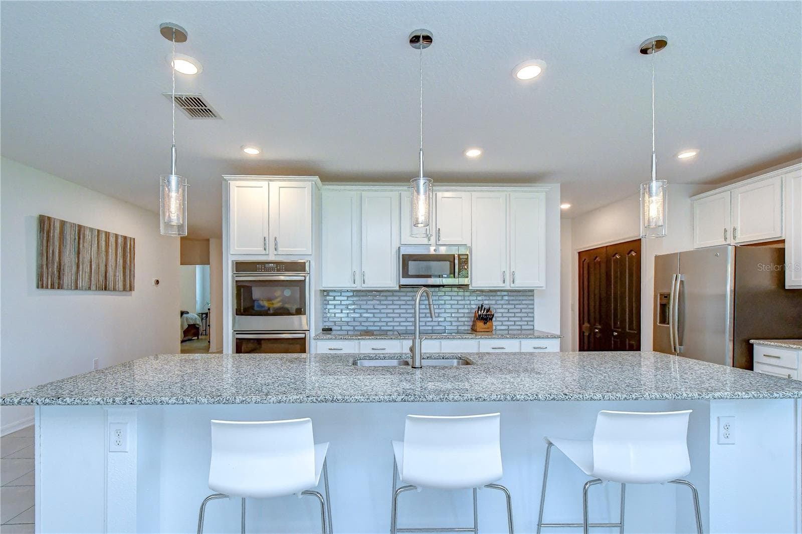 Breakfast Bar - 8325 OLIVE BROOK DR, WESLEY CHAPEL