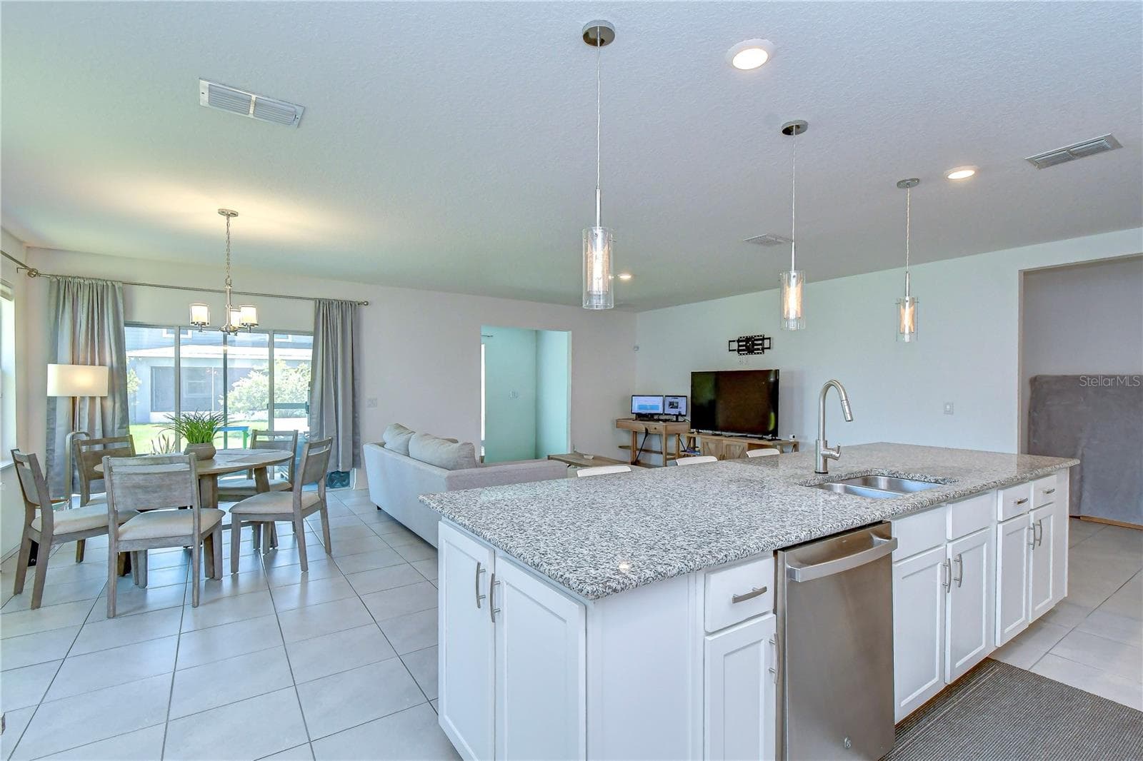Single Family Residence at 8325 OLIVE BROOK DR, WESLEY CHAPEL, photo 15 of 39