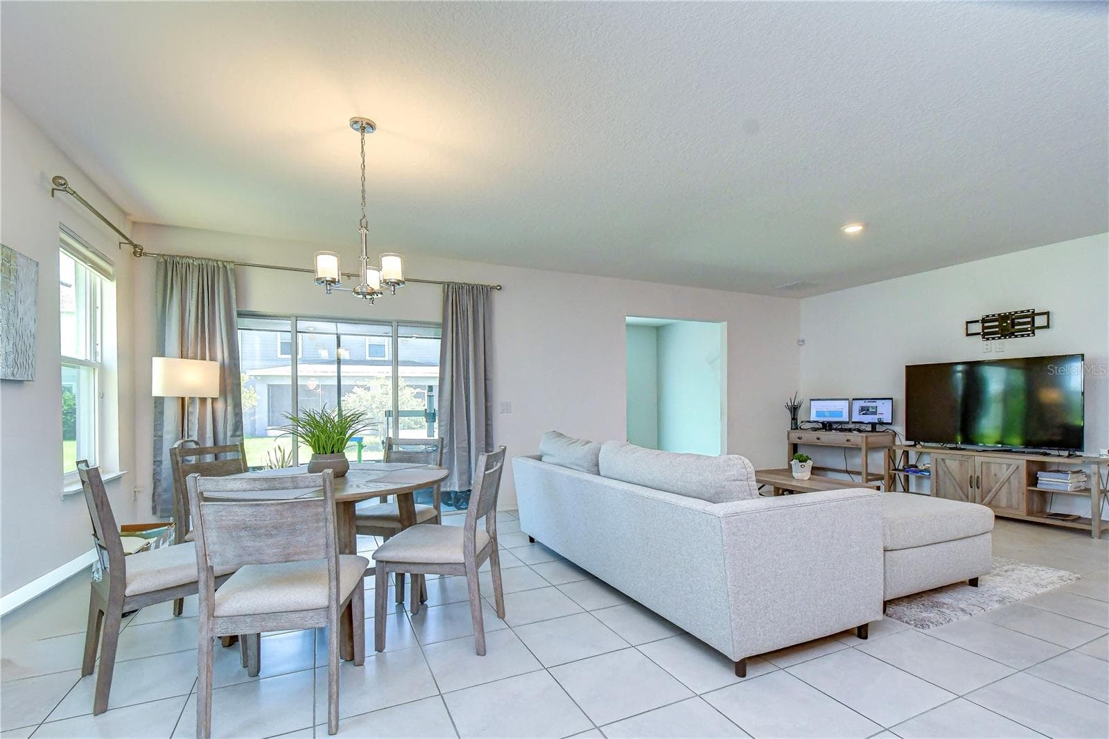 Single Family Residence at 8325 OLIVE BROOK DR, WESLEY CHAPEL, photo 21 of 39