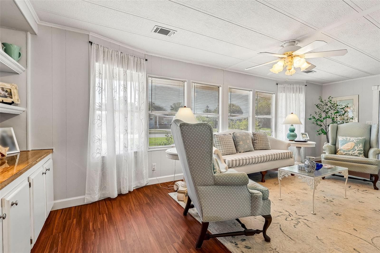Manufactured Home at 1433 APACHE CIR, TAVARES, photo 6 of 51