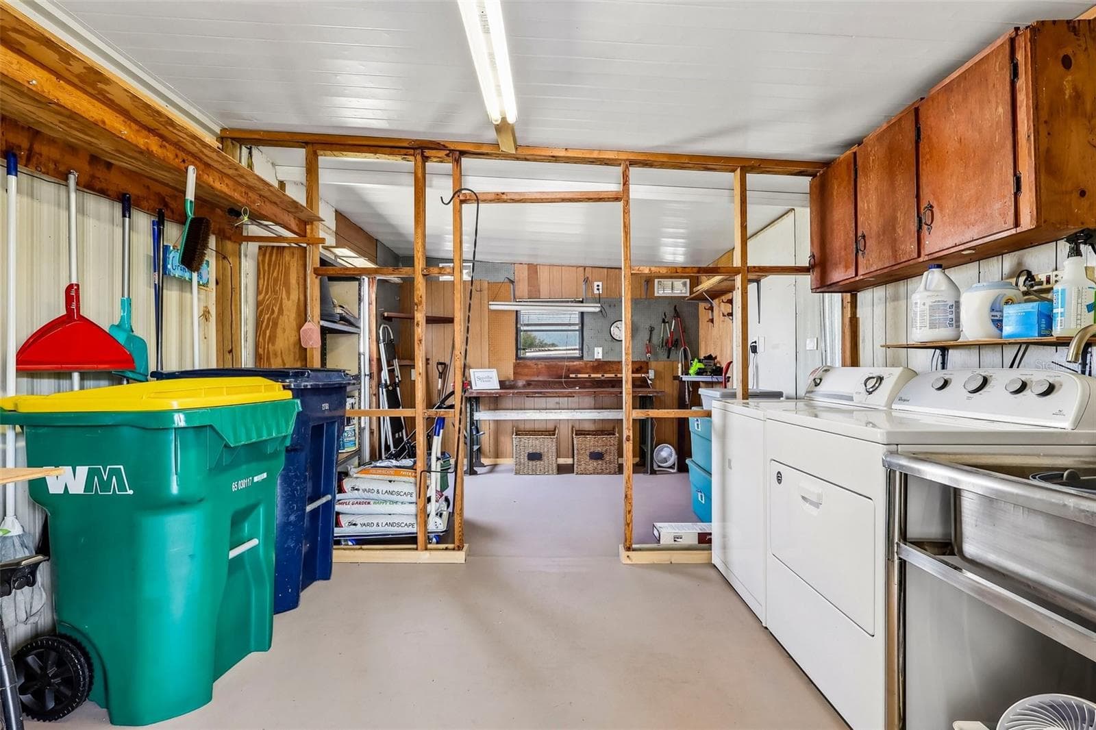 Manufactured Home at 1433 APACHE CIR, TAVARES, photo 33 of 51