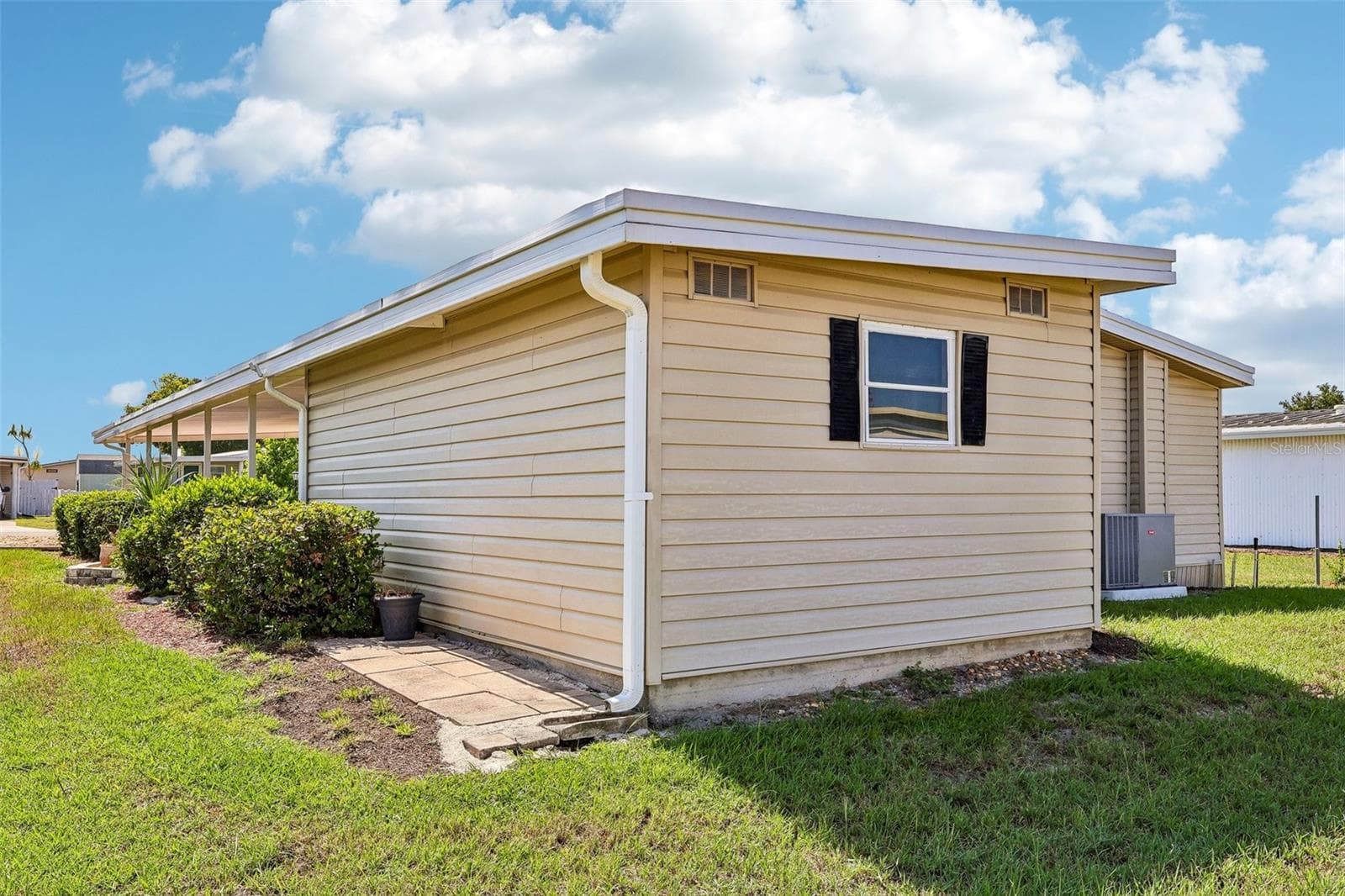 Manufactured Home at 1433 APACHE CIR, TAVARES, photo 34 of 51